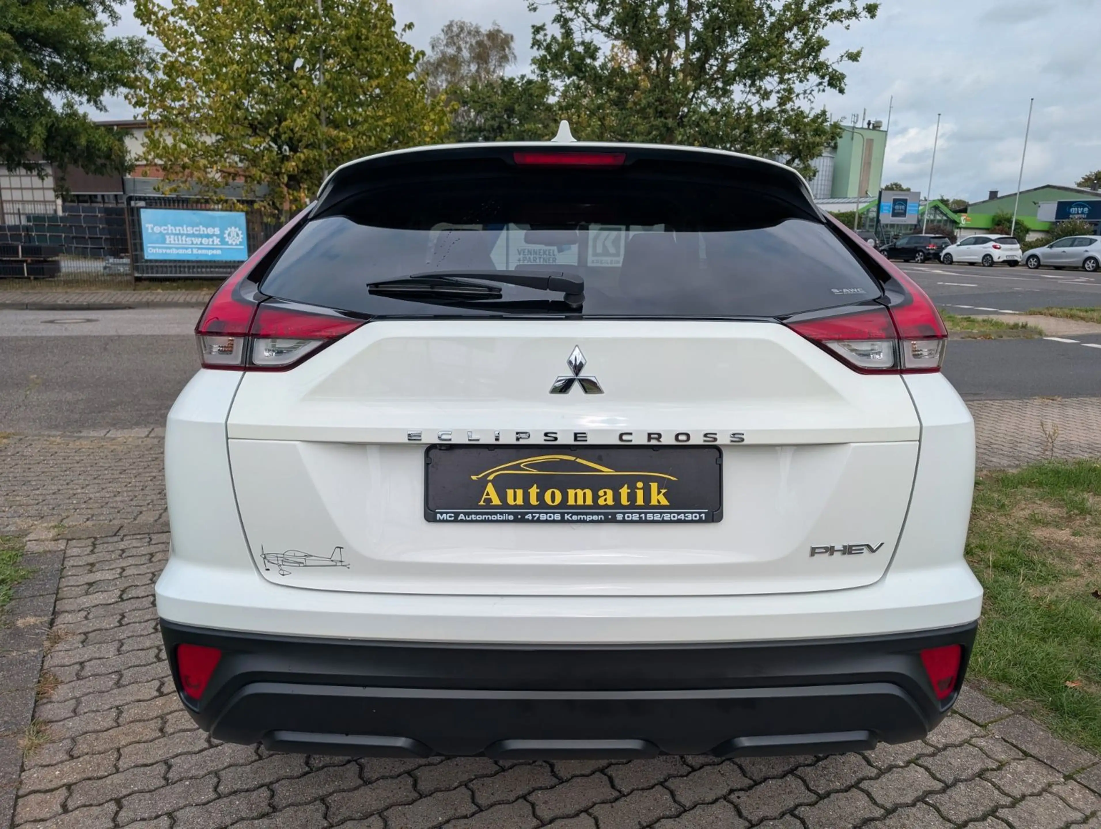 Mitsubishi Eclipse Cross Basis Hybrid 4WD*TEMPOMAT*KAMERA ! — photo 11