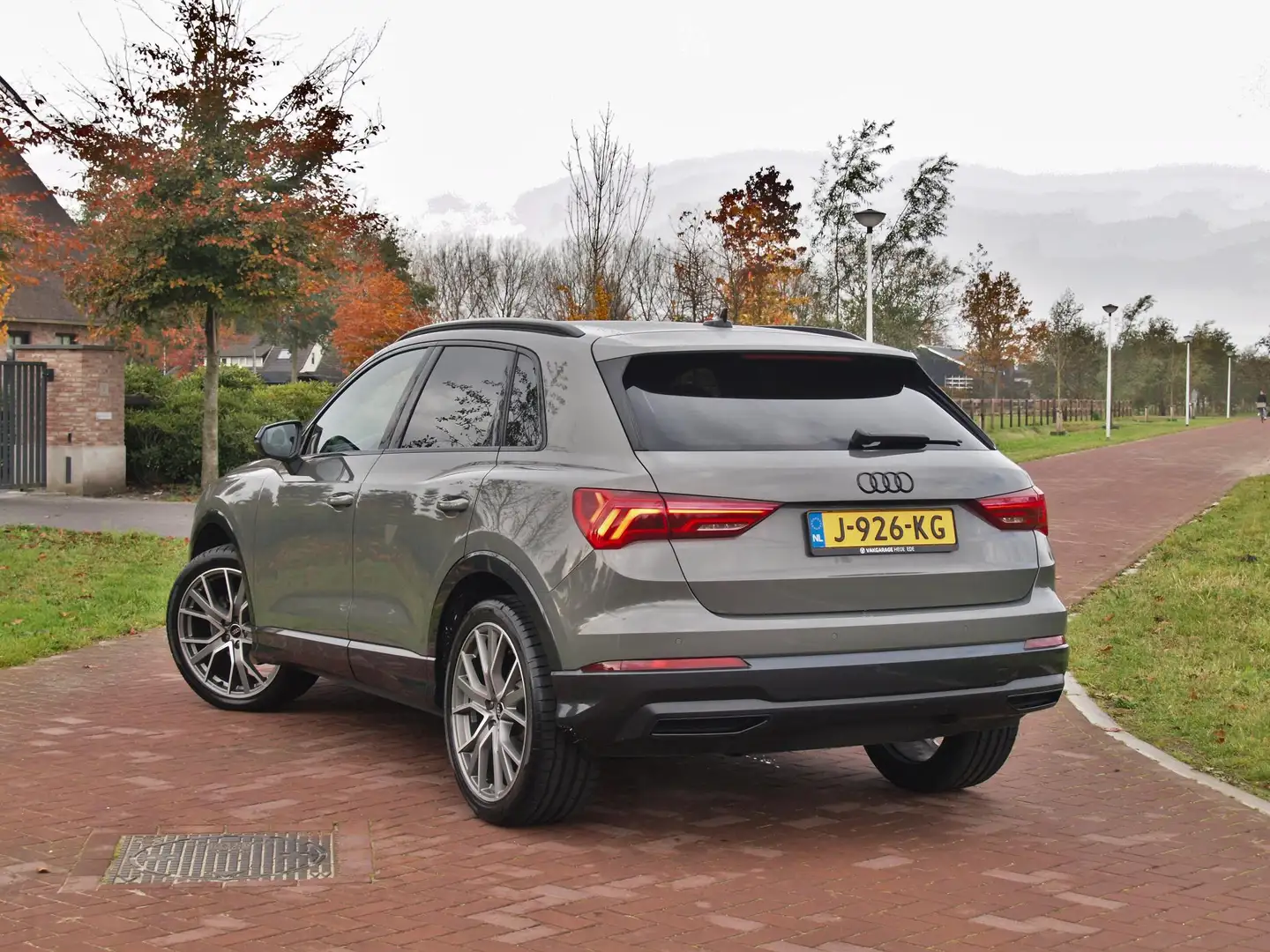 Audi Q3 35 TFSI Business Edition | Apple Carplay | Cruise Gris - 2