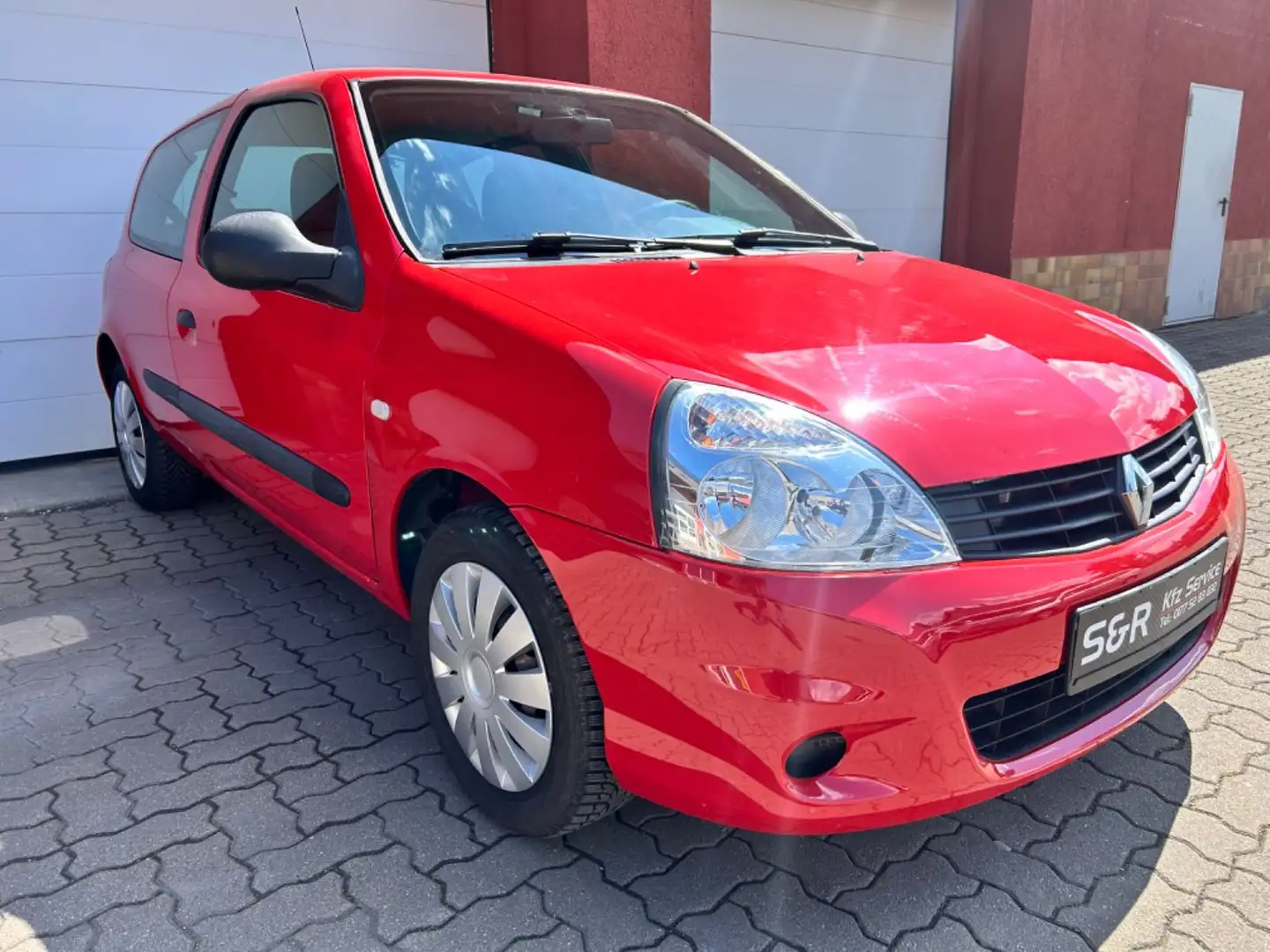 Renault Clio II Campus Je t'aime Red - 1