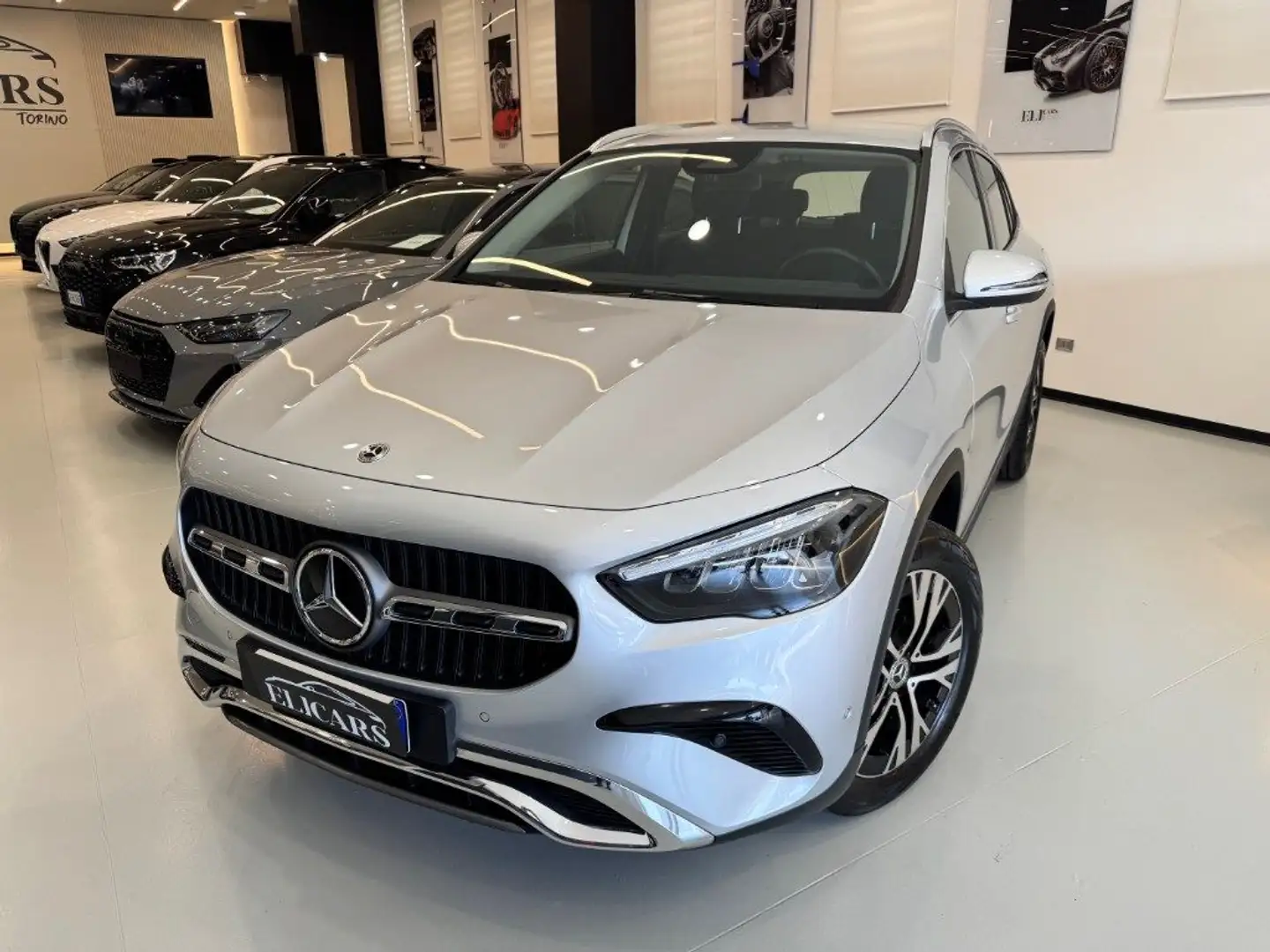 Mercedes-Benz GLA 200 d Automatic Progressive Advanced Argento - 1