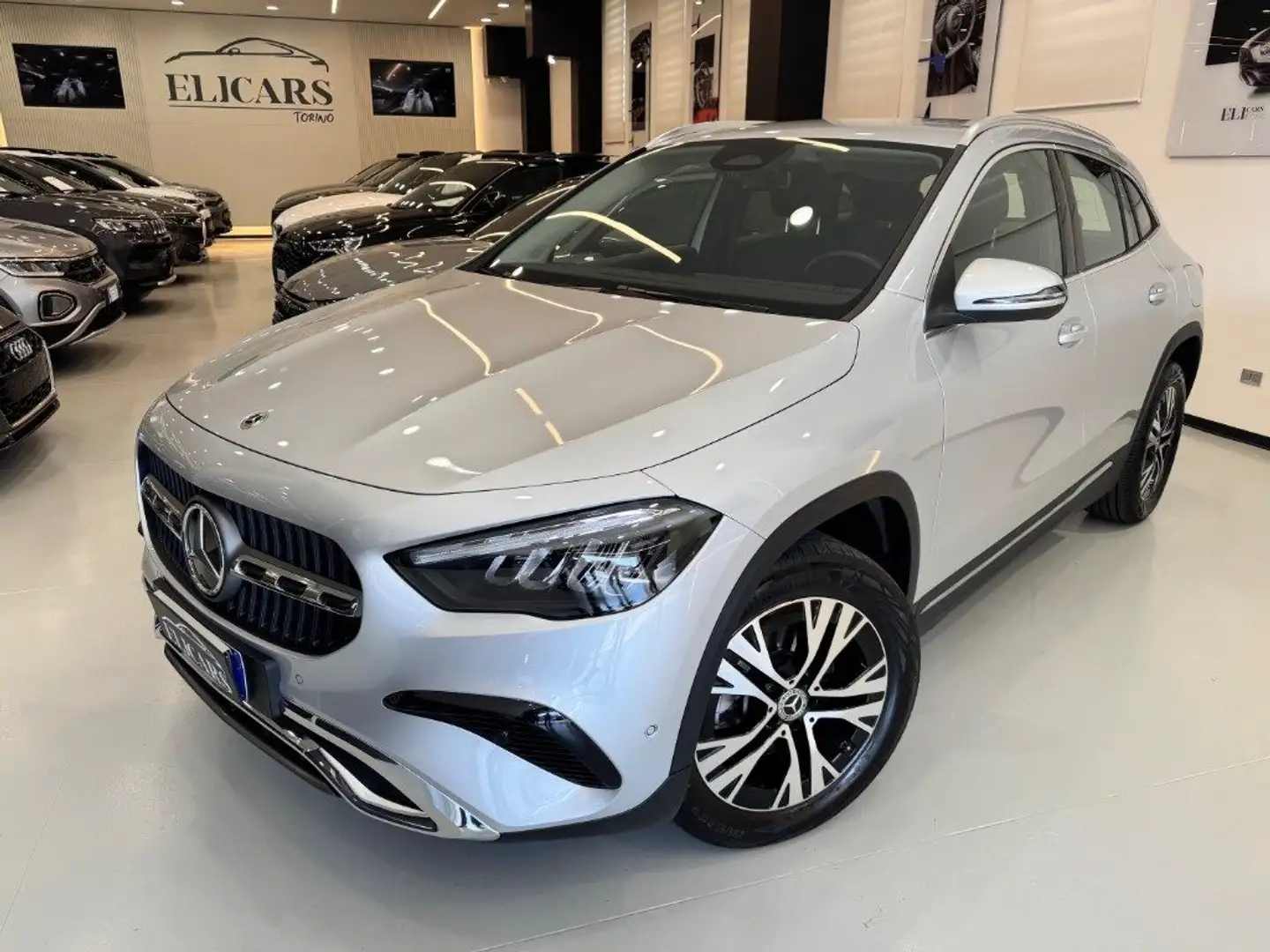 Mercedes-Benz GLA 200 d Automatic Progressive Advanced Argento - 2