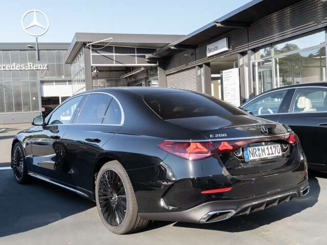 Mercedes-Benz E 200