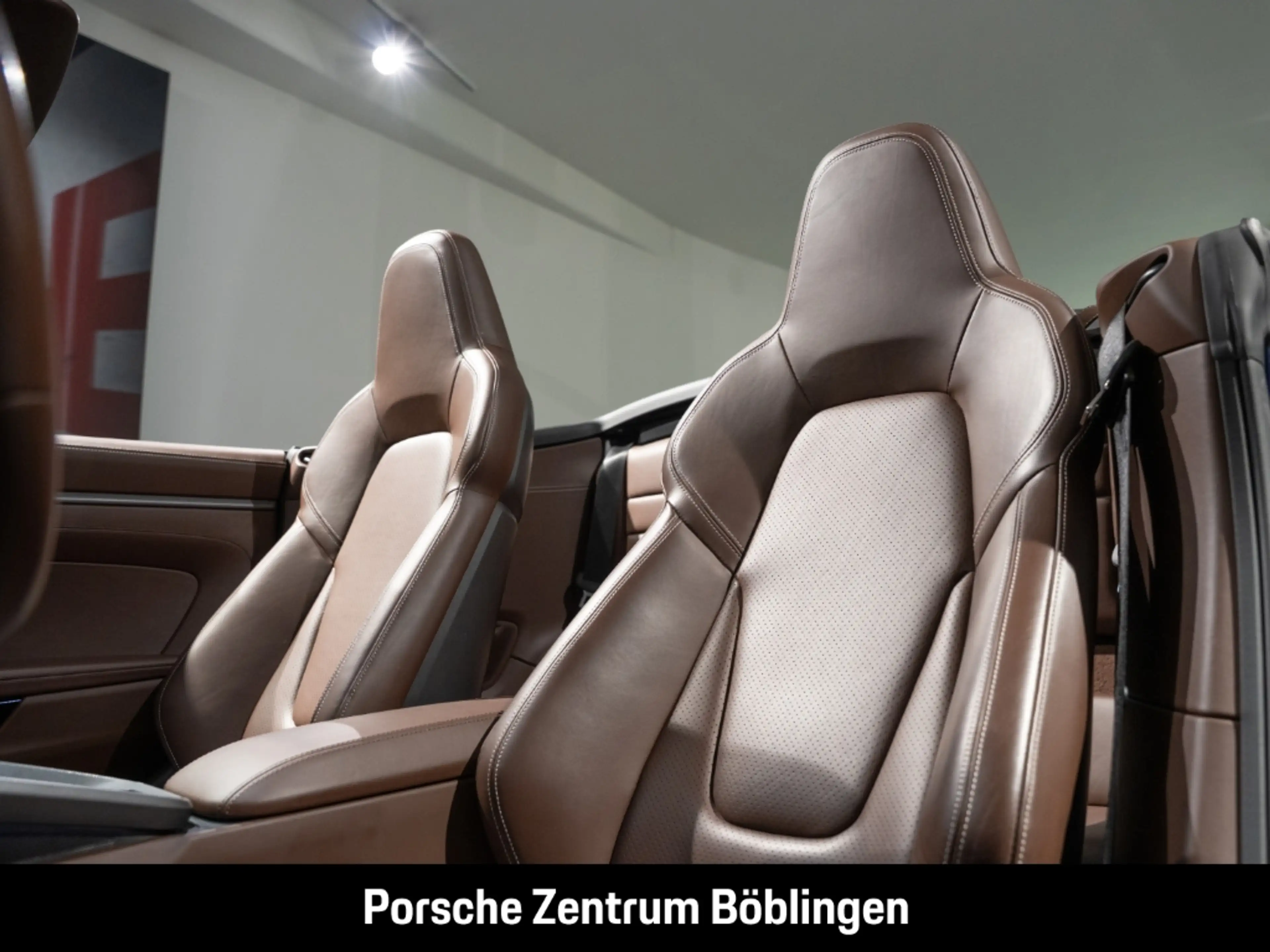 Porsche 992 911 Carrera 4S Cabriolet Clubleder InnoDrive — photo 6