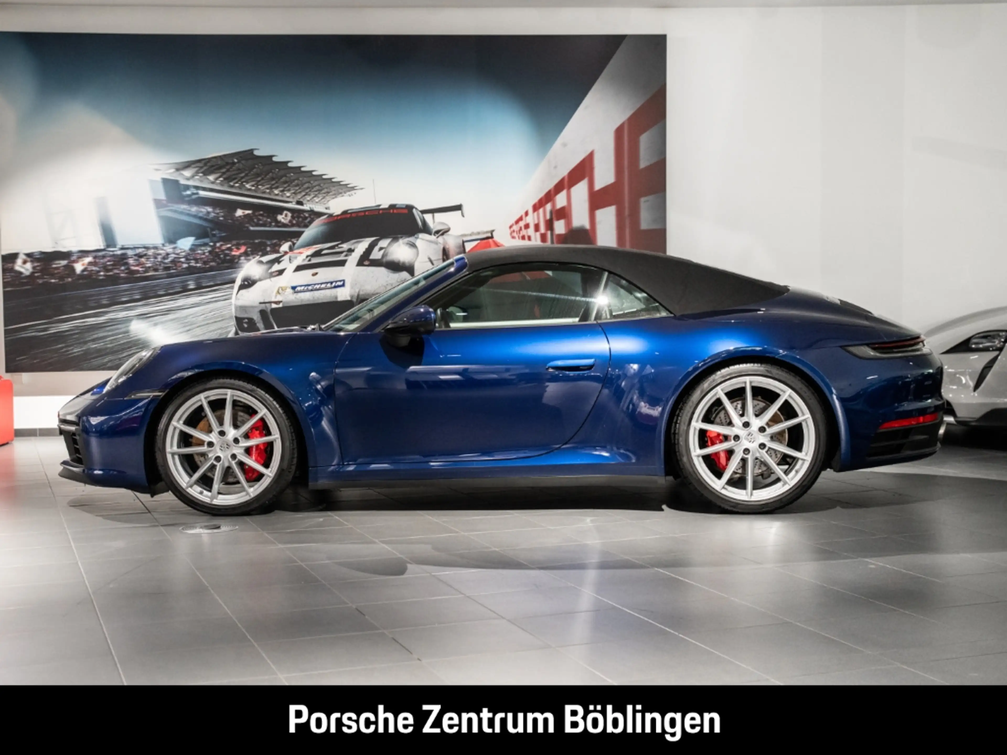Porsche 992 911 Carrera 4S Cabriolet Clubleder InnoDrive — photo 11