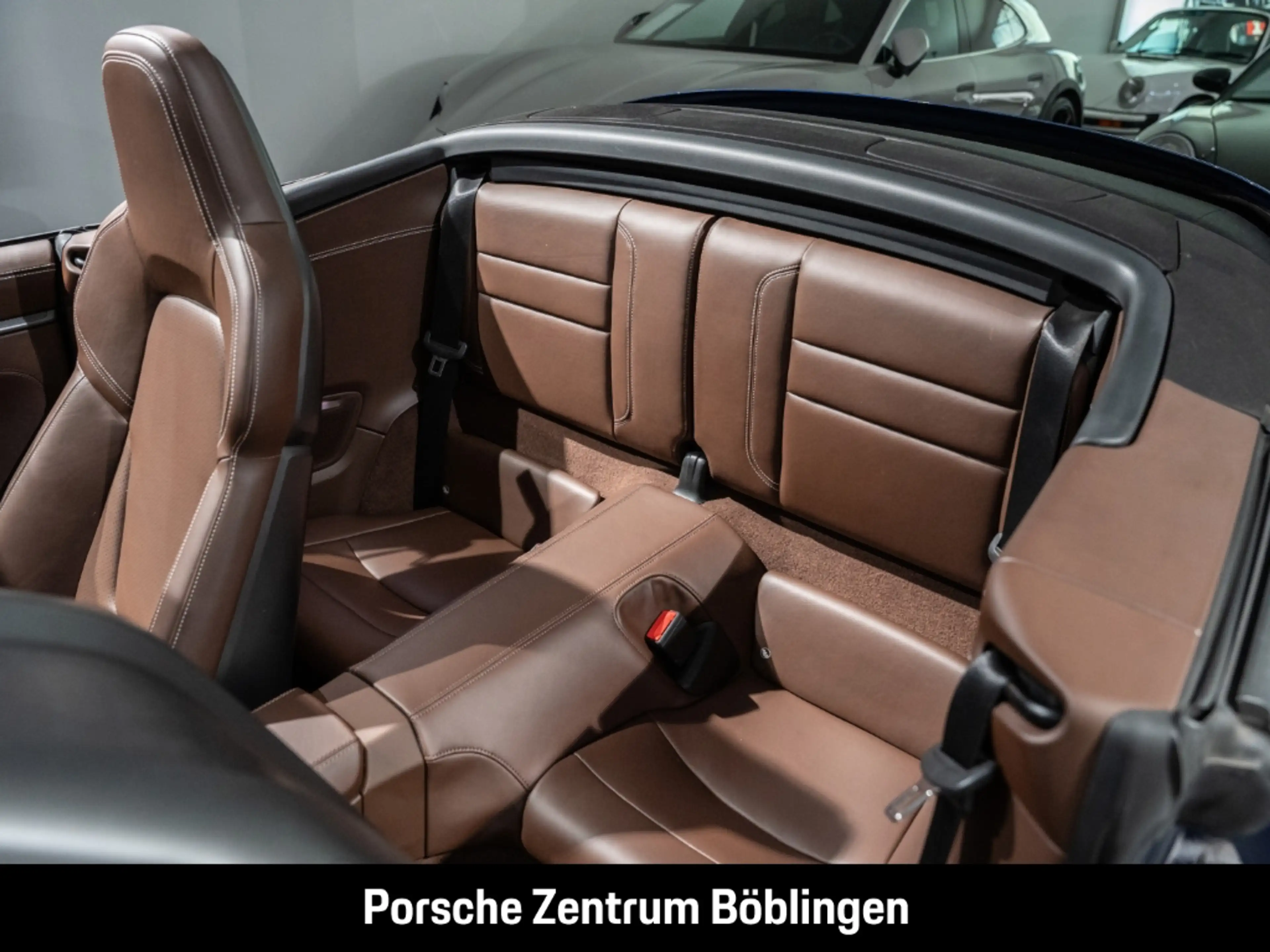 Porsche 992 911 Carrera 4S Cabriolet Clubleder InnoDrive — photo 7