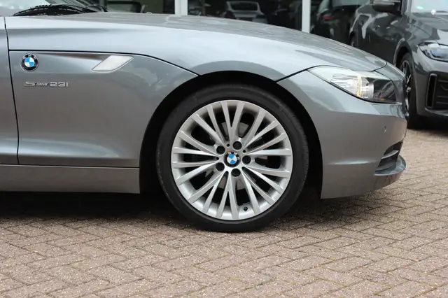 BMW Z4 view 13