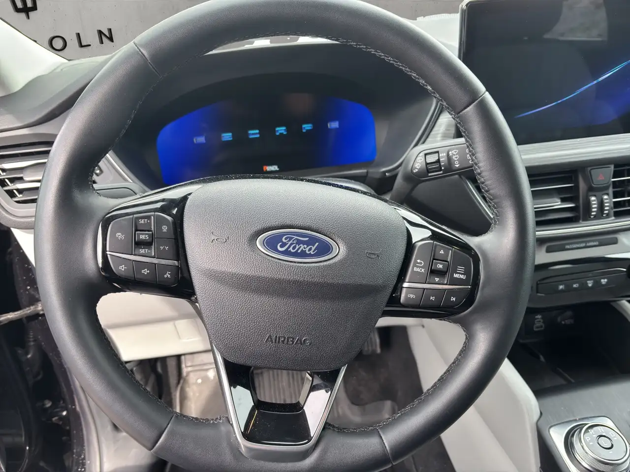 Ford Escape снимка Ford Escape