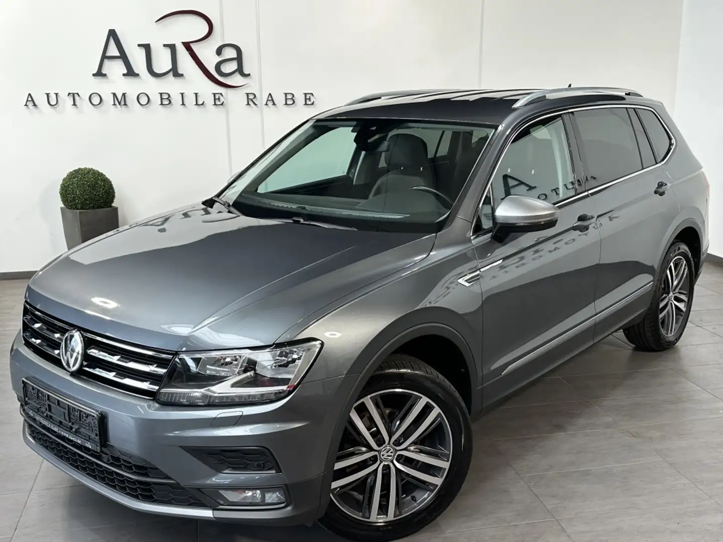 Volkswagen Tiguan Allspace 2.0 TDI DSG 7-Sitzer CL NAV+AHK Grau - 2