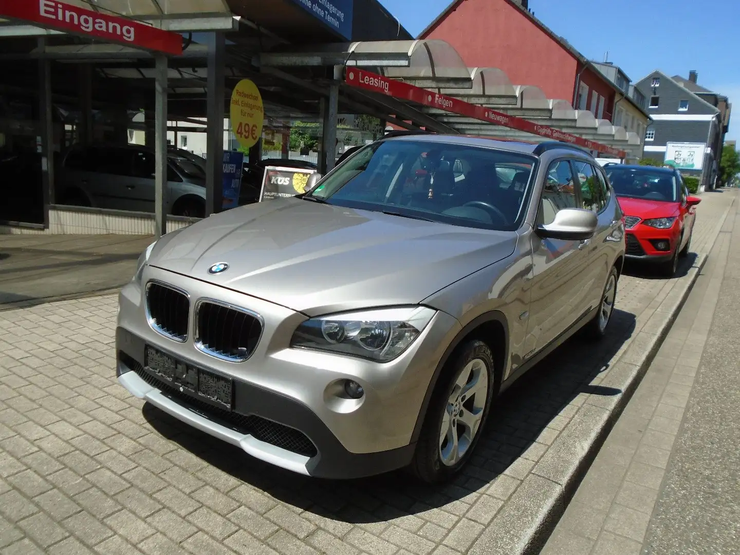 BMW X1 sDrive18d 1. Hand Silber - 1
