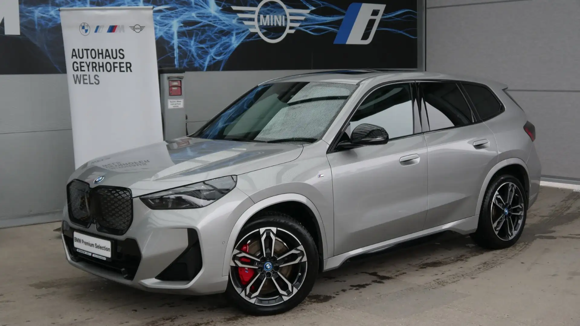 BMW iX1 iX1 xDrive30 Silber - 1