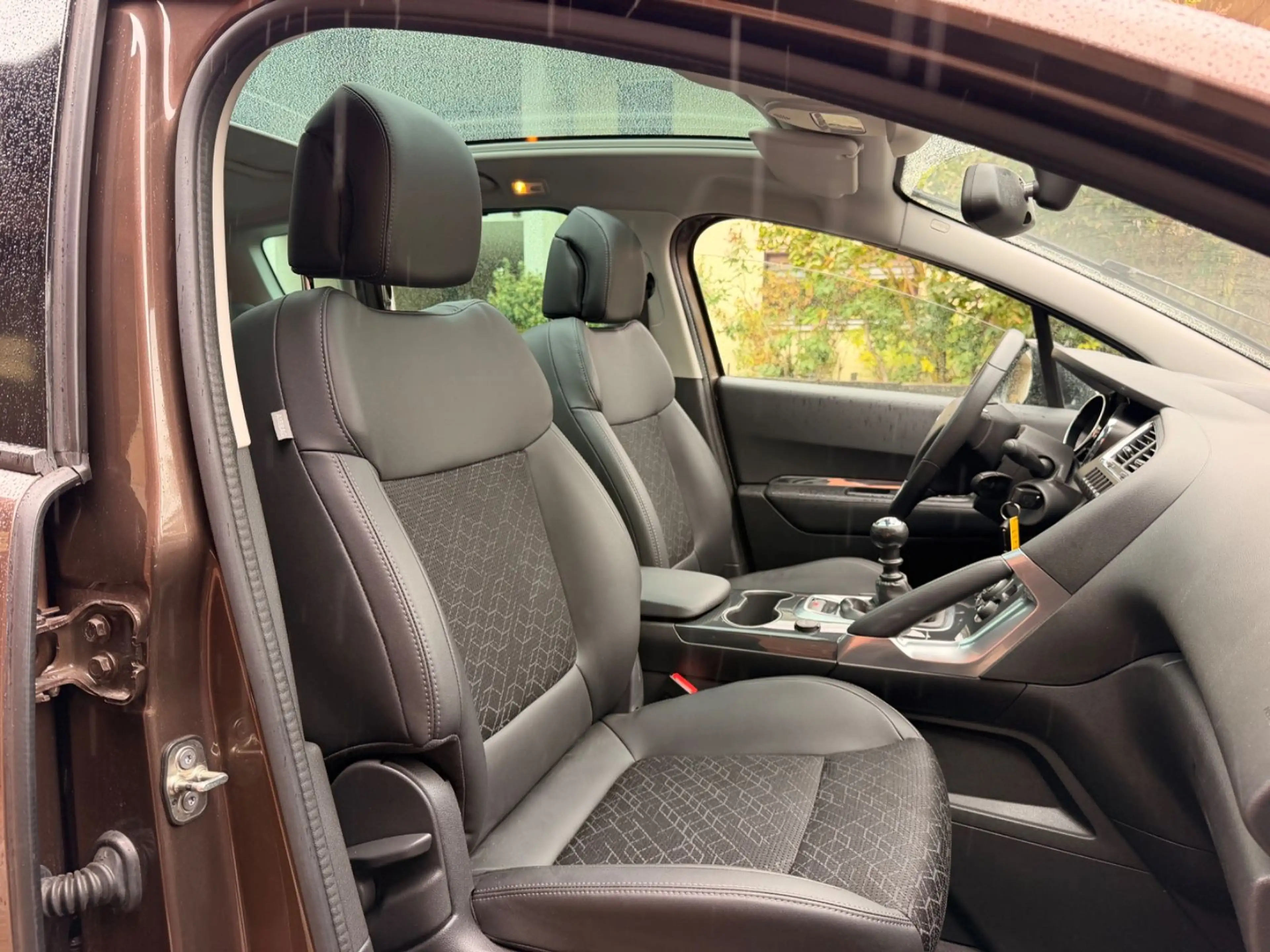 Peugeot 3008 Allure 1.6 16V Turbo Navi / Pano / Xenon — photo 9