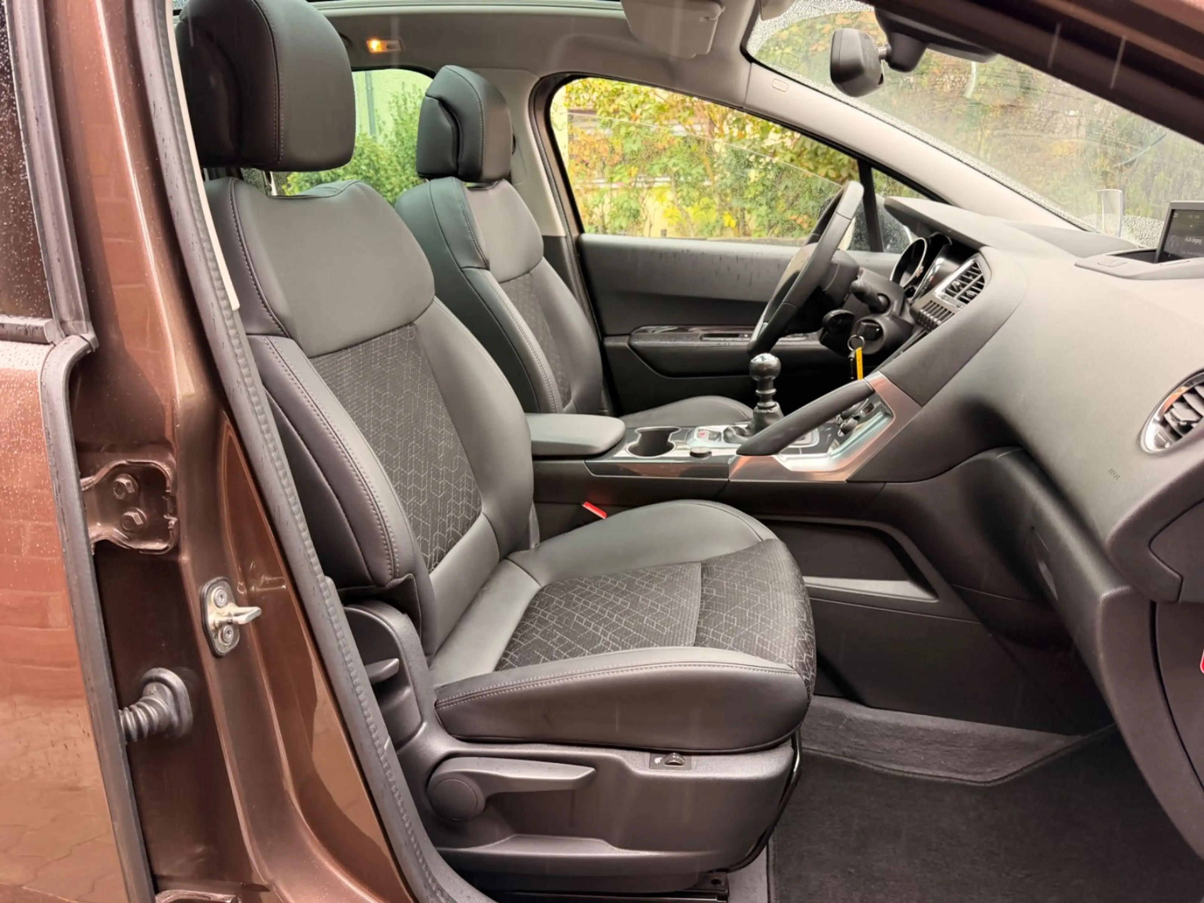 Peugeot 3008 Allure 1.6 16V Turbo Navi / Pano / Xenon — photo 10
