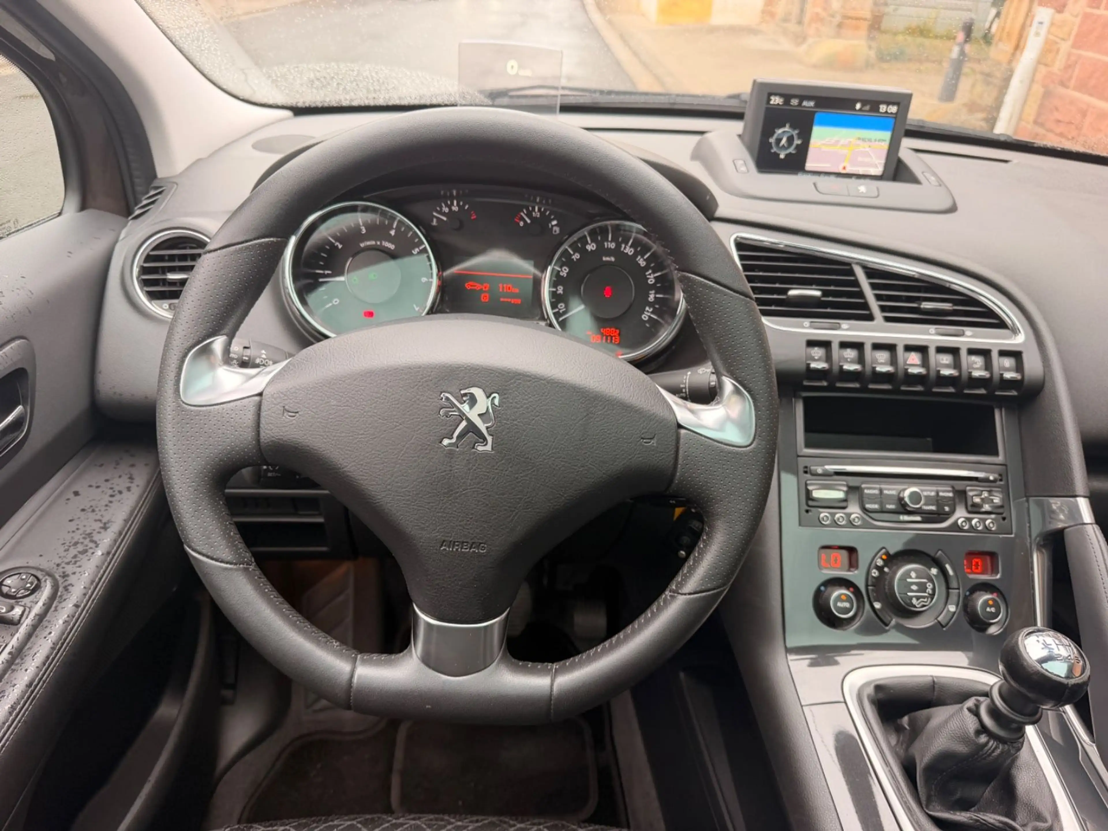 Peugeot 3008 Allure 1.6 16V Turbo Navi / Pano / Xenon — photo 15