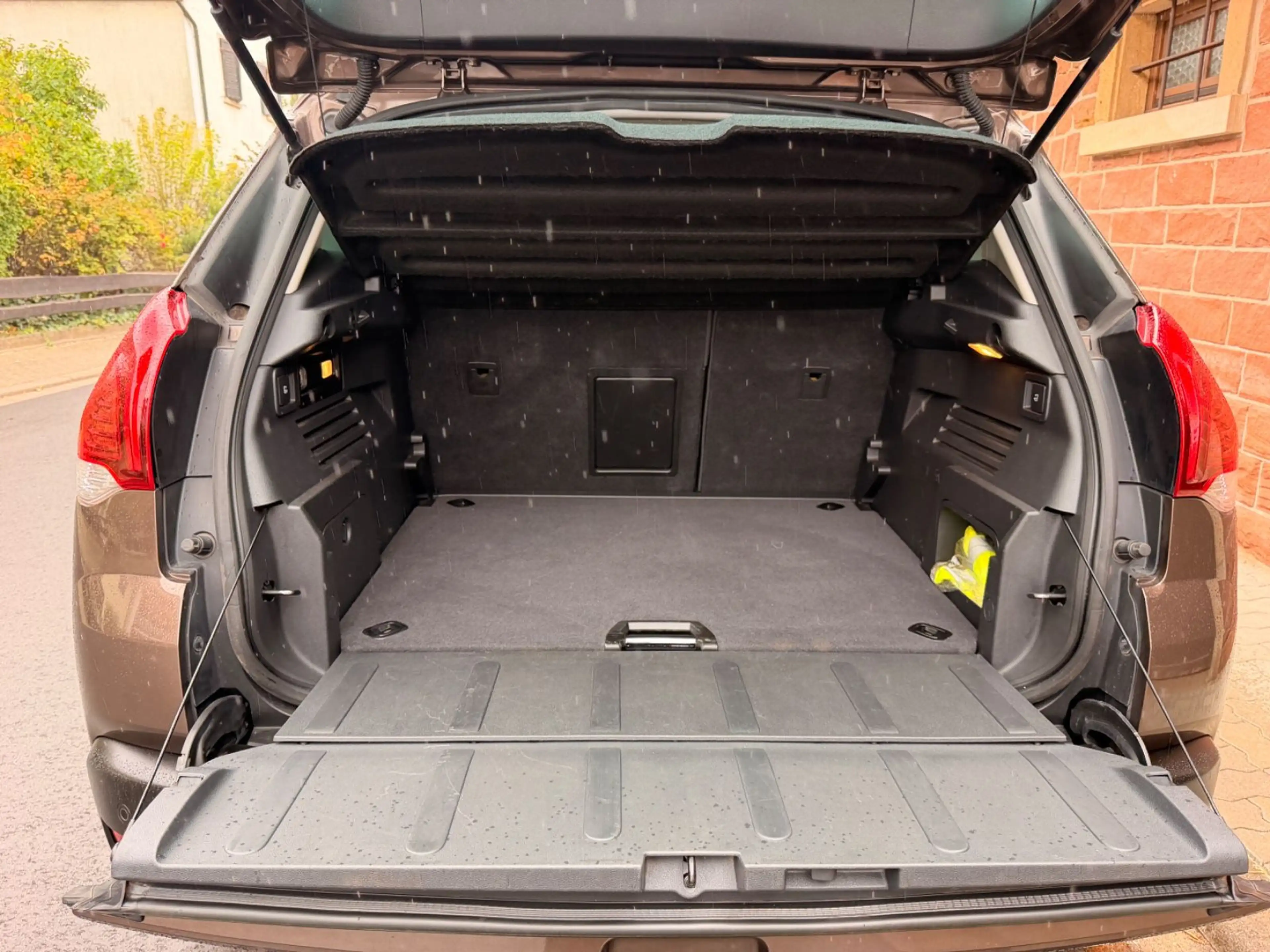 Peugeot 3008 Allure 1.6 16V Turbo Navi / Pano / Xenon — photo 7