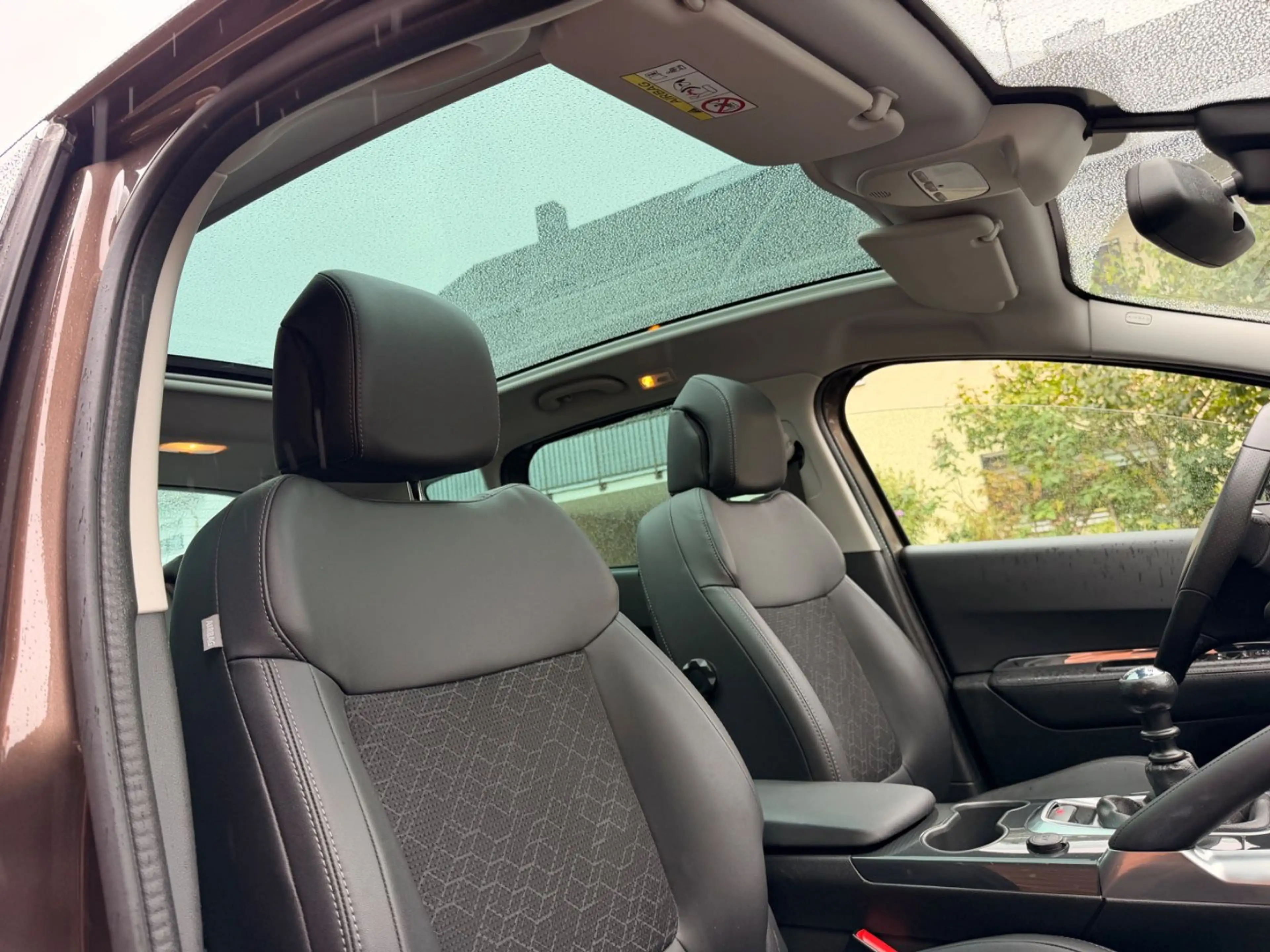 Peugeot 3008 Allure 1.6 16V Turbo Navi / Pano / Xenon — photo 11