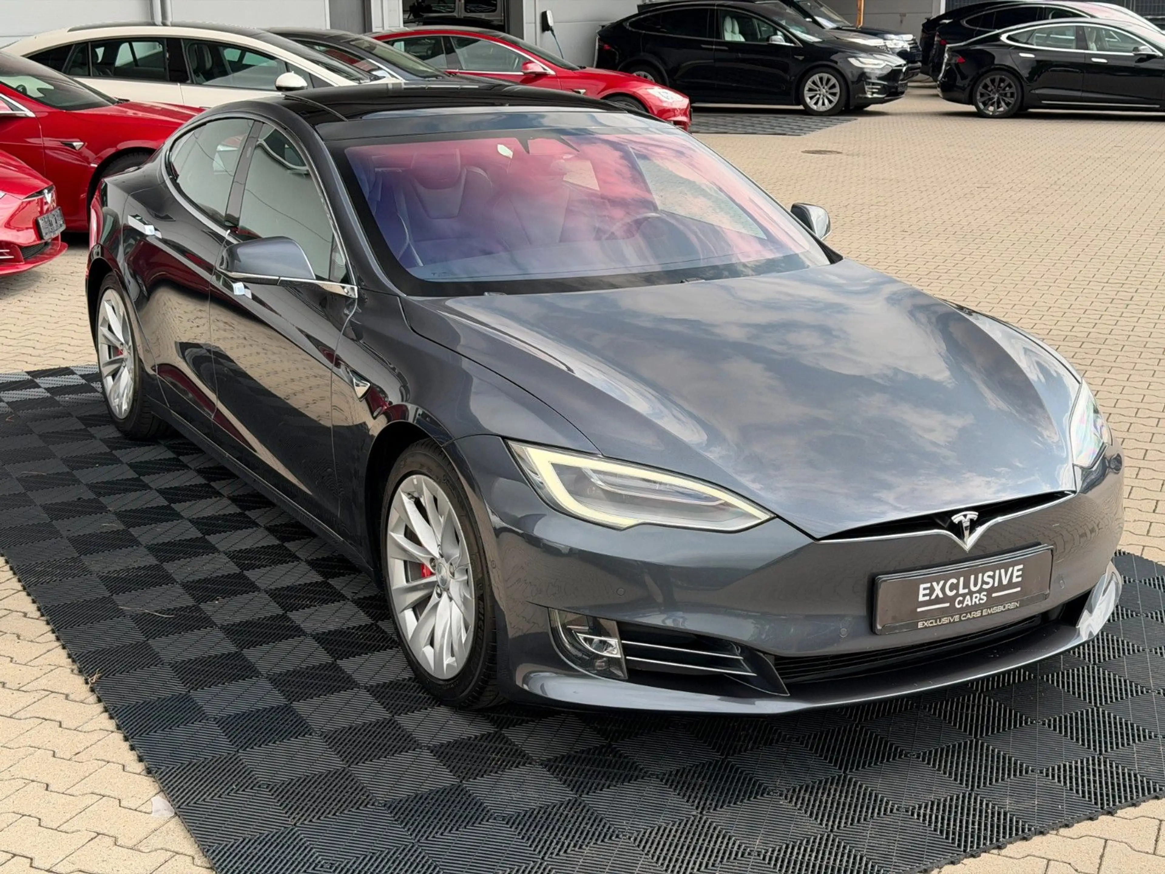 Tesla Model S MODEL S P100D | SUNROOF | — photo 8