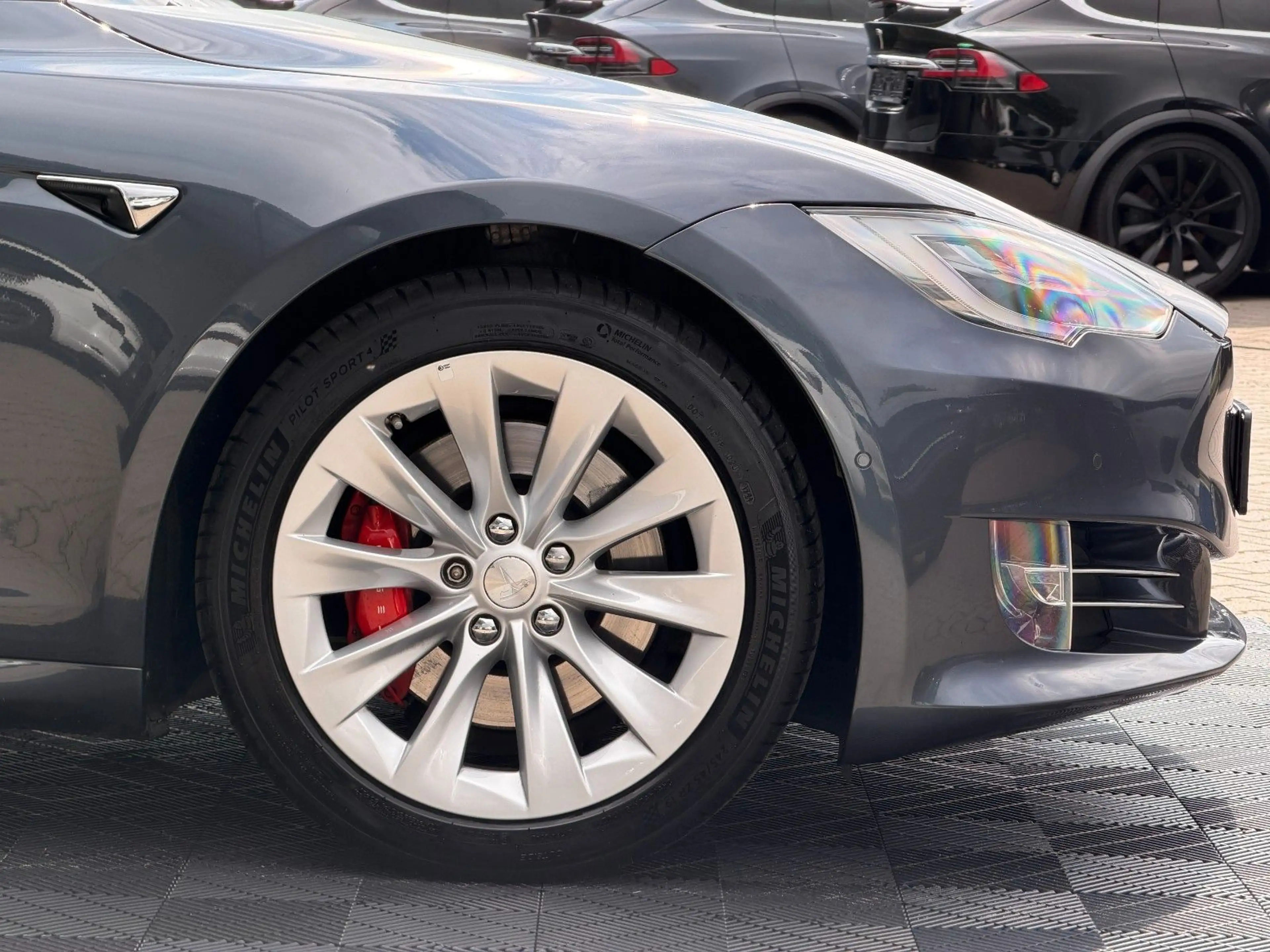 Tesla Model S MODEL S P100D | SUNROOF | — photo 10