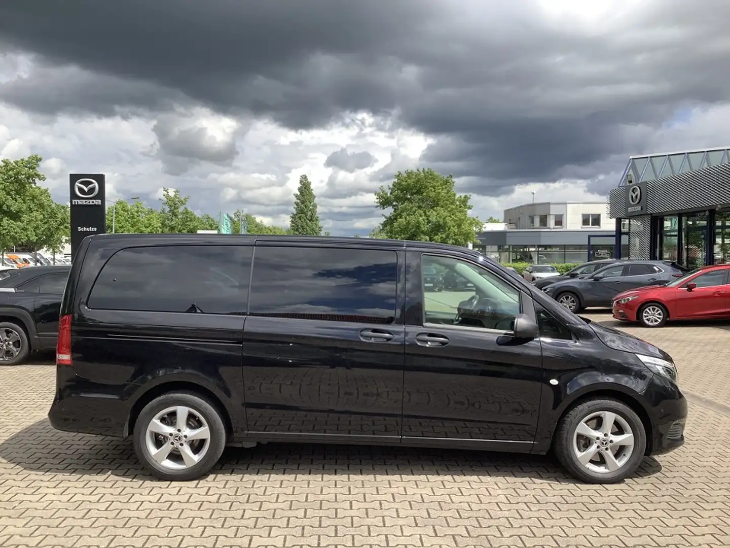 Mercedes-Benz Vito Tourer 119 CDI Edition lang- Liegepaket AHK Noir - 2