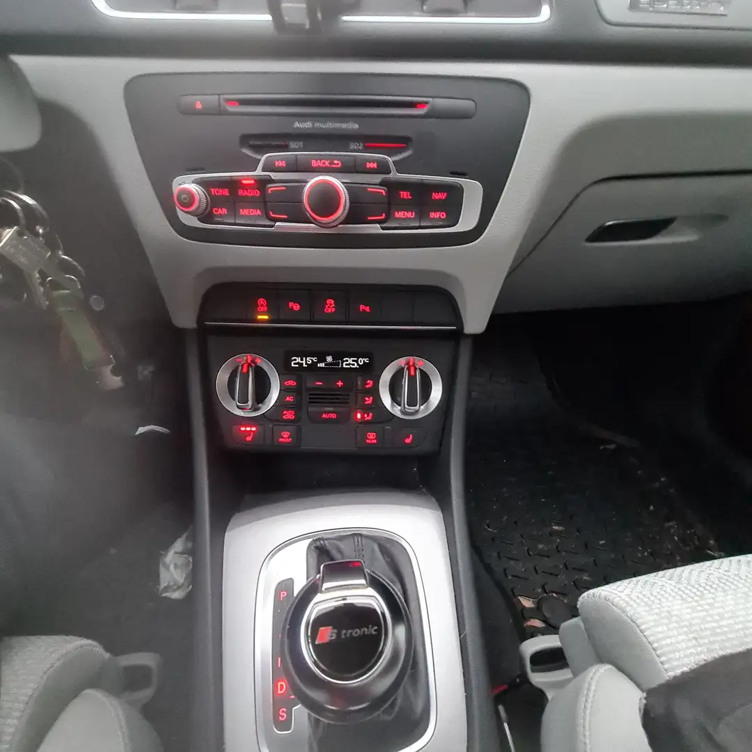 Audi Q3 Q3 2.0 TFSI quattro S tronic Grau - 2