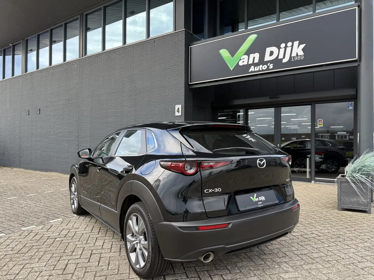 Mazda CX-30 2.0 e-SkyActiv-X M Hybrid Navi 360Camera Bose Zwart - 2