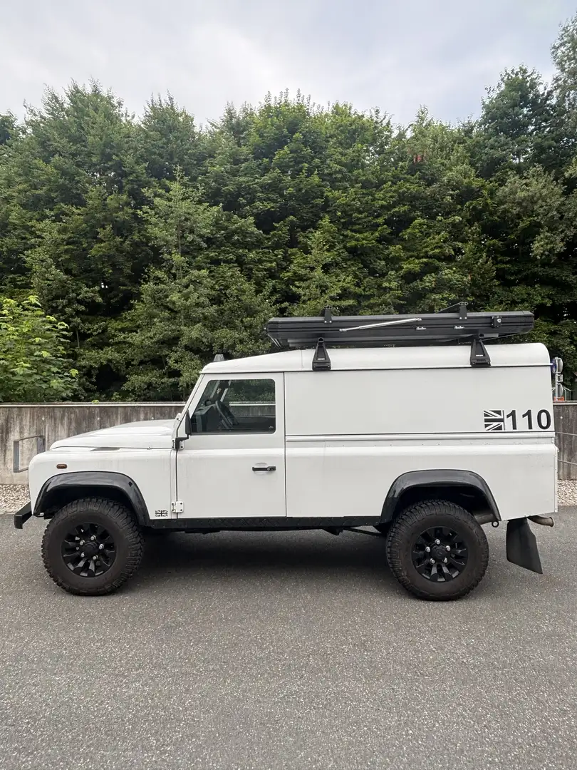Land Rover Defender 110" Station Wagon E 2,4 TD - 1