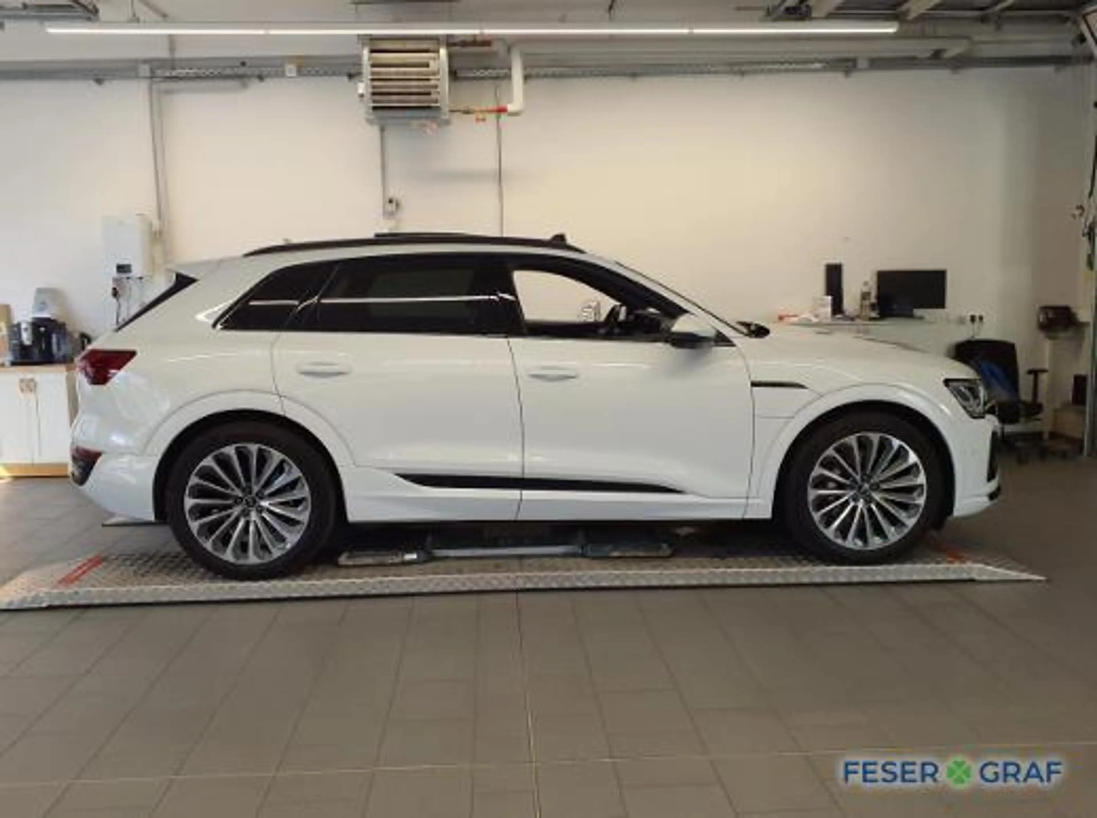 Audi Q8 e-tron 55 S Line Int Pano,Navi,Kameras,21Zoll — photo 5