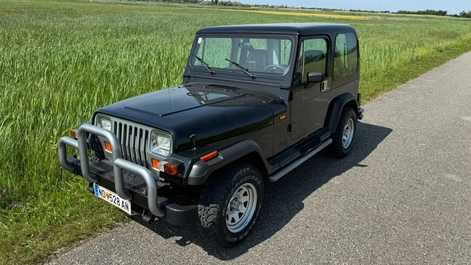 Jeep Wrangler Hard Top 2.5 Zwart - 1