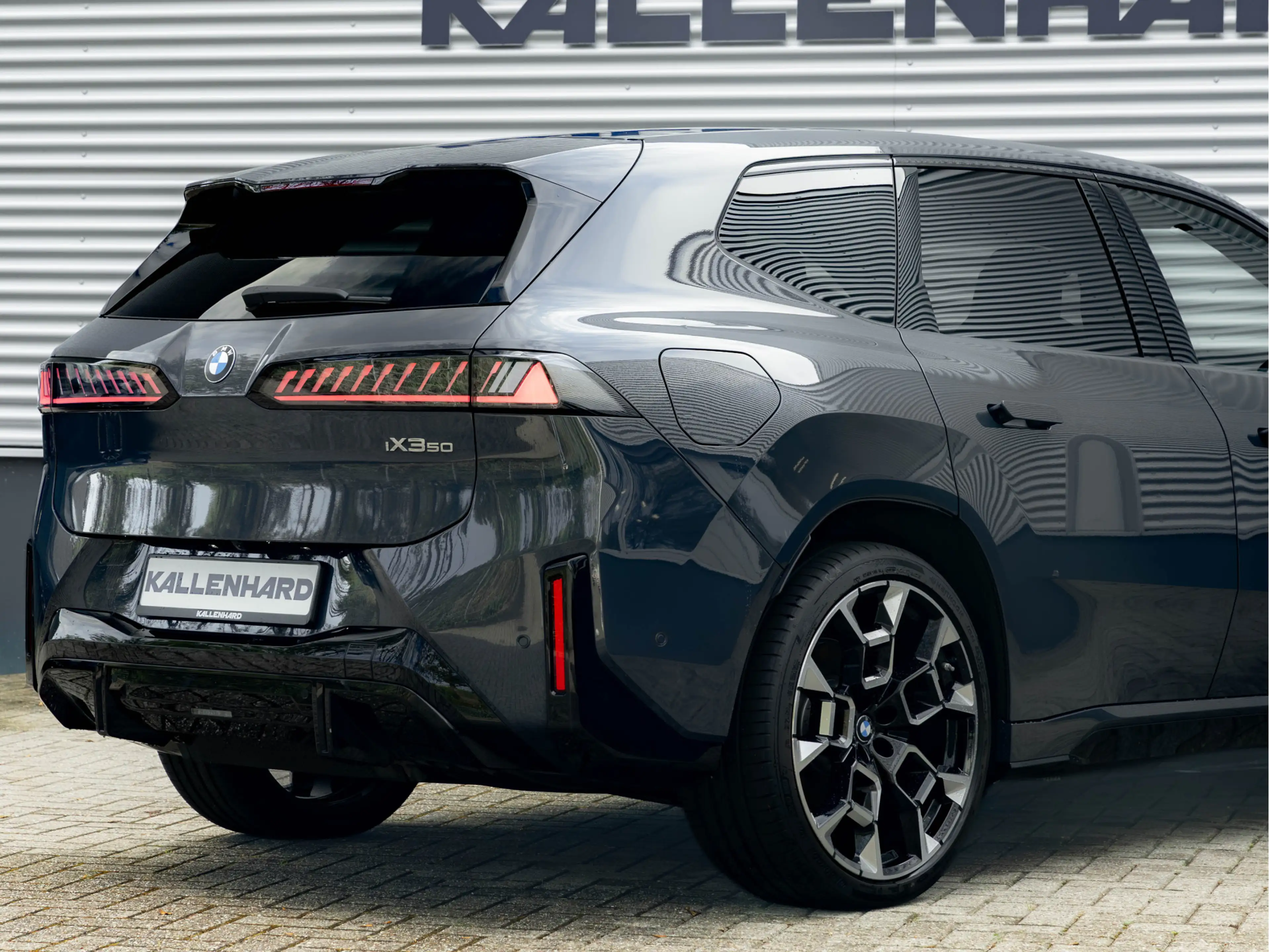 BMW iX3 50 xDrive - Direct Beschikbaar - M-Sport Pro - Pan — photo 11