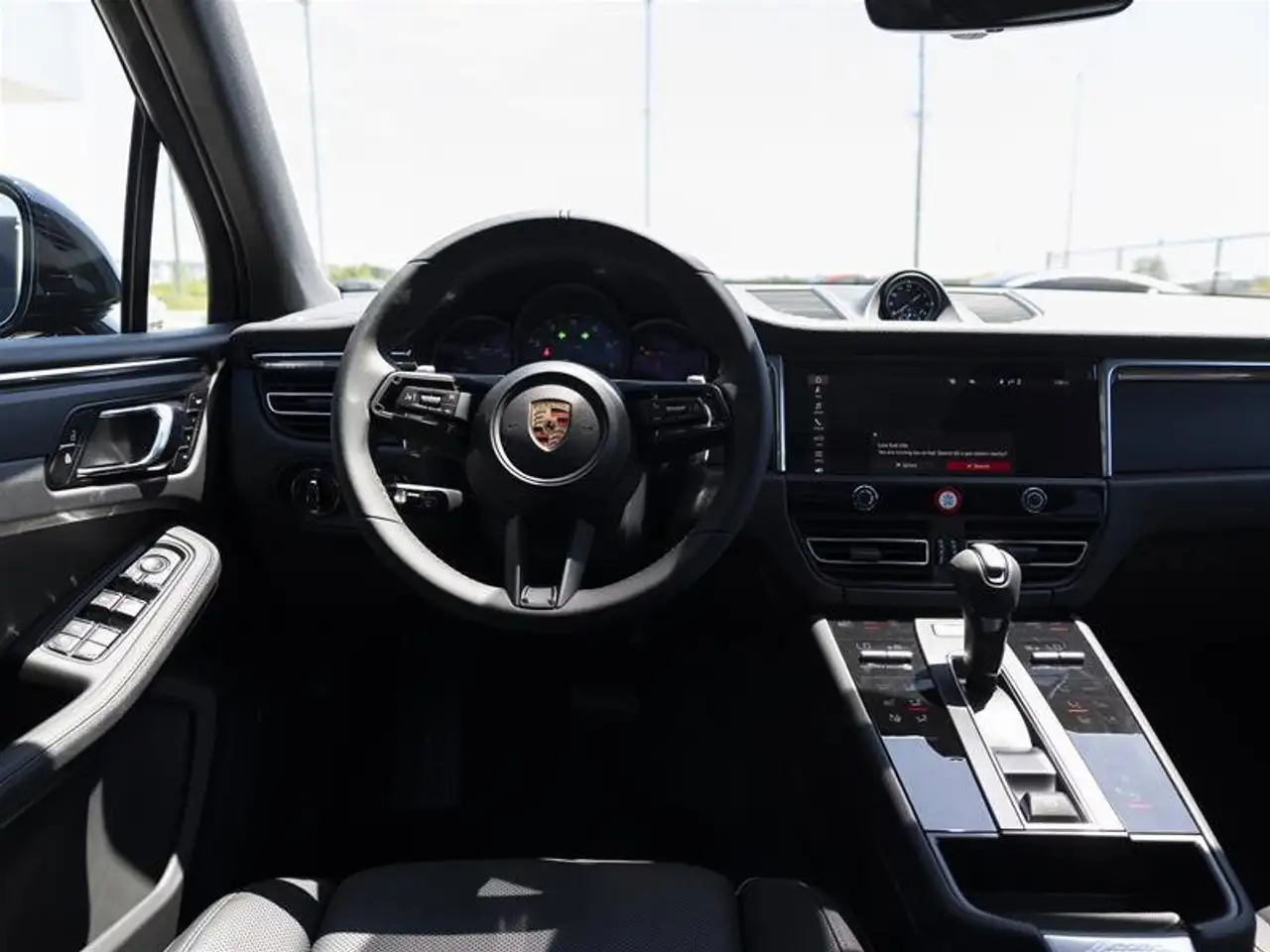 Porsche Macan снимка Porsche Macan