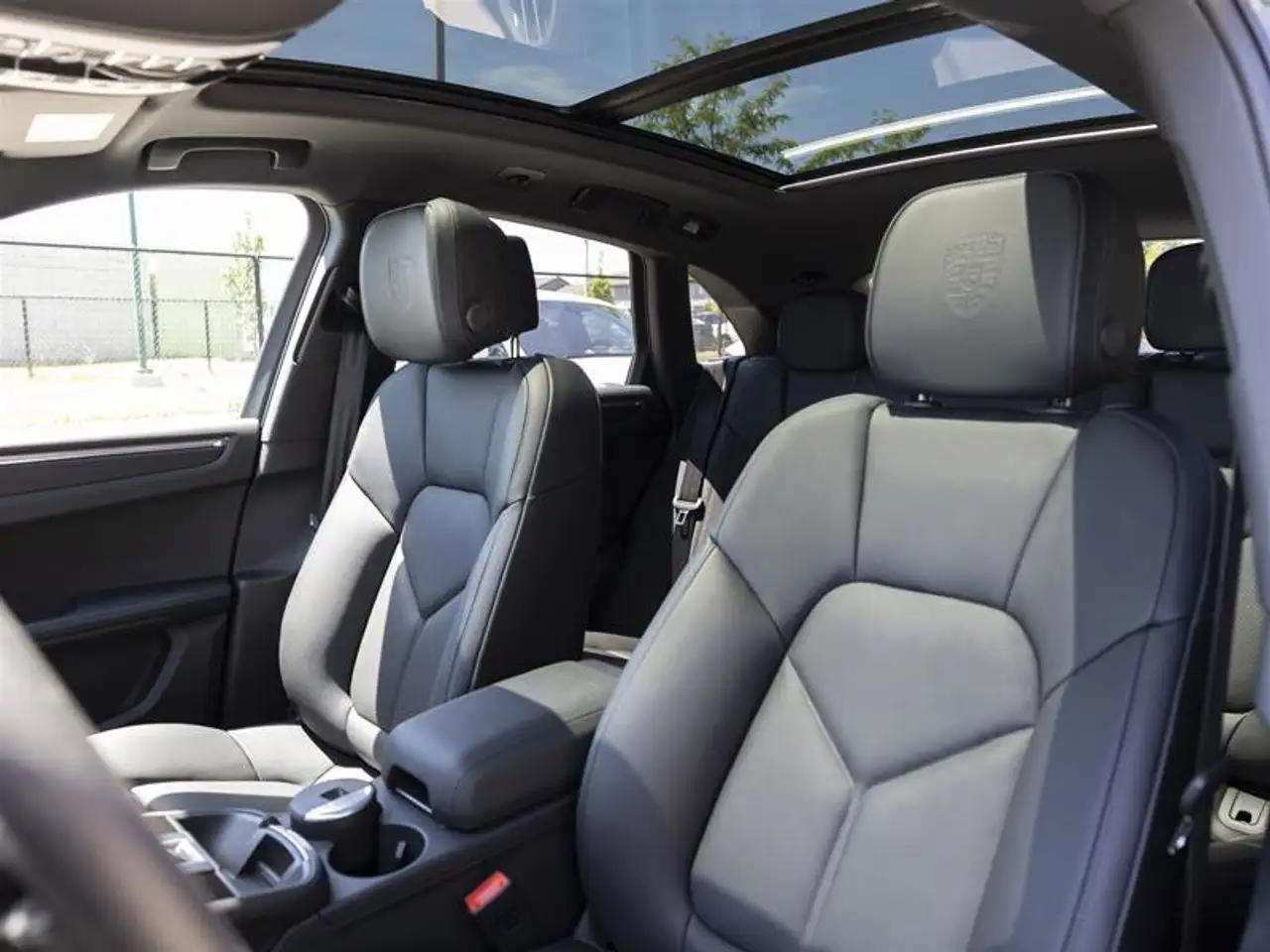 Porsche Macan снимка Porsche Macan
