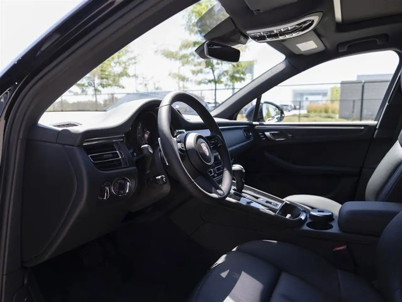 Porsche Macan снимка Porsche Macan