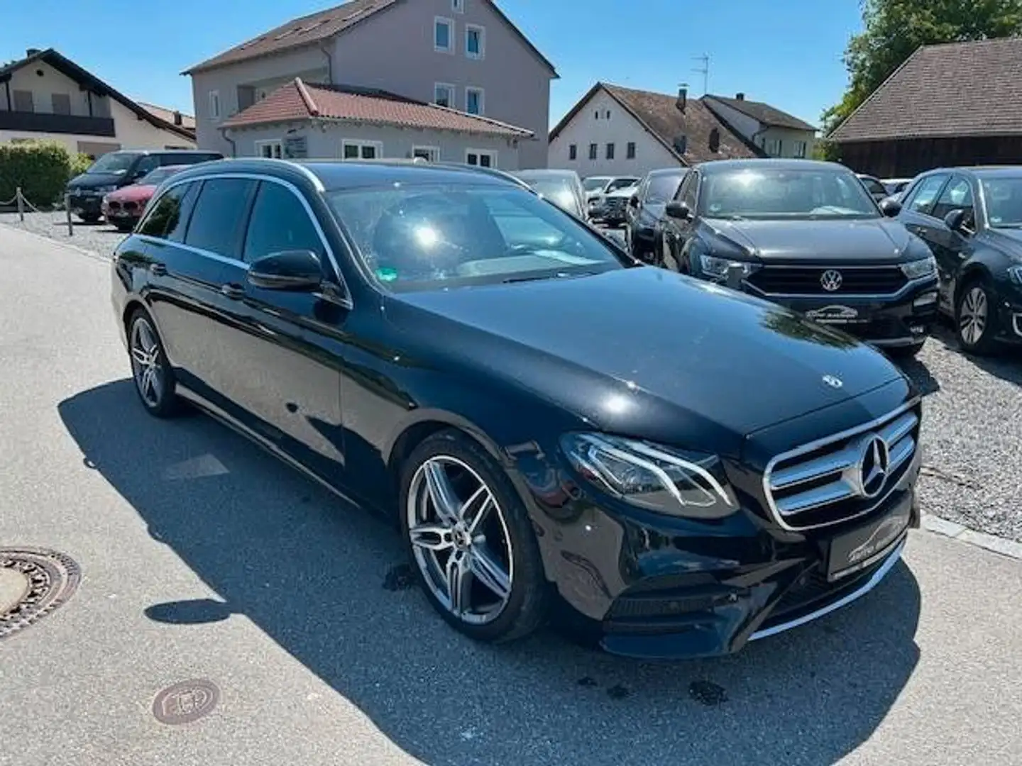 Mercedes-Benz E 300 T-Modell AMG-Line  *DAB*LED*KAMERA* Černá - 1
