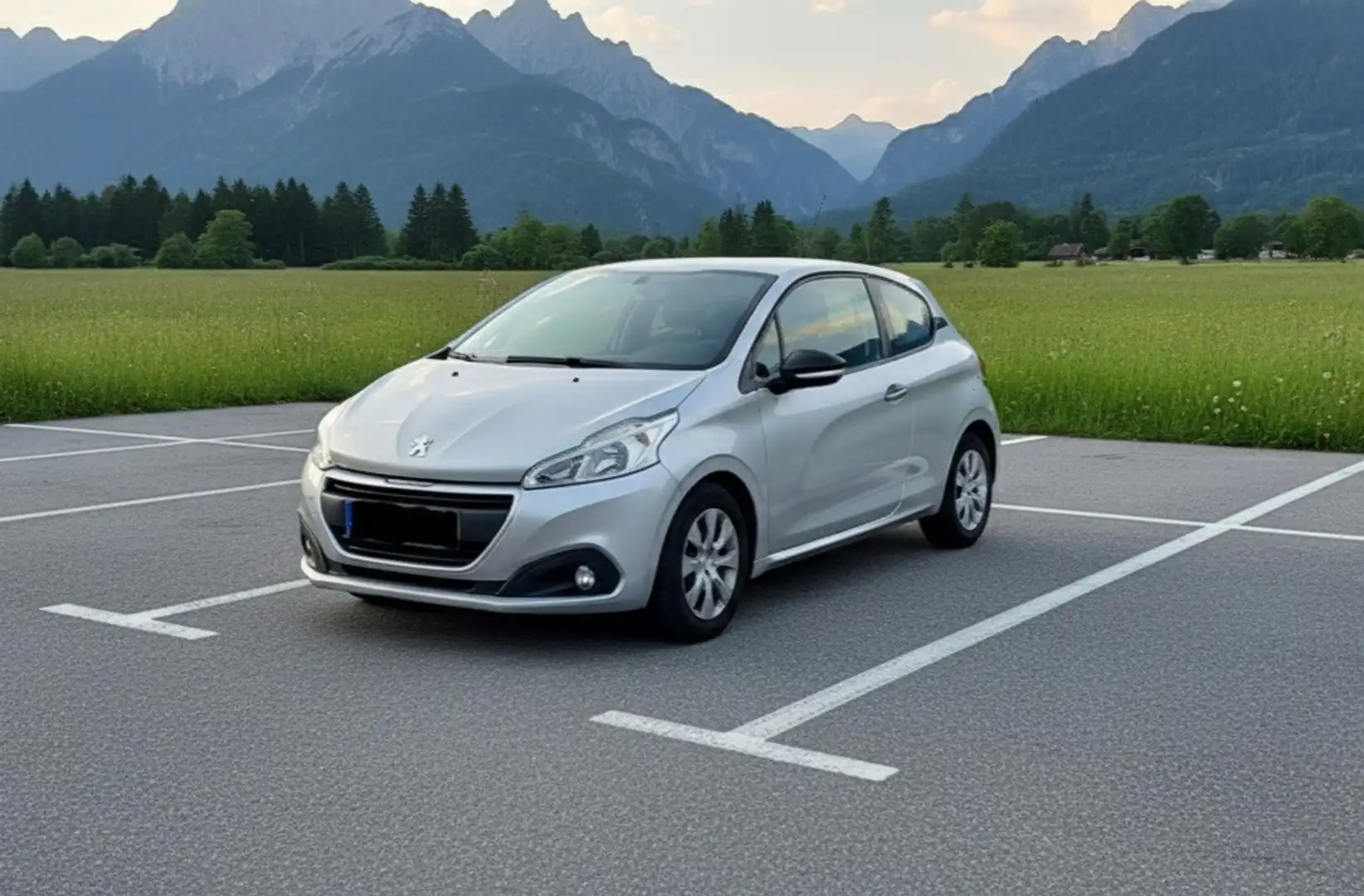 Peugeot 208 PureTech 68 Access Grau - 2