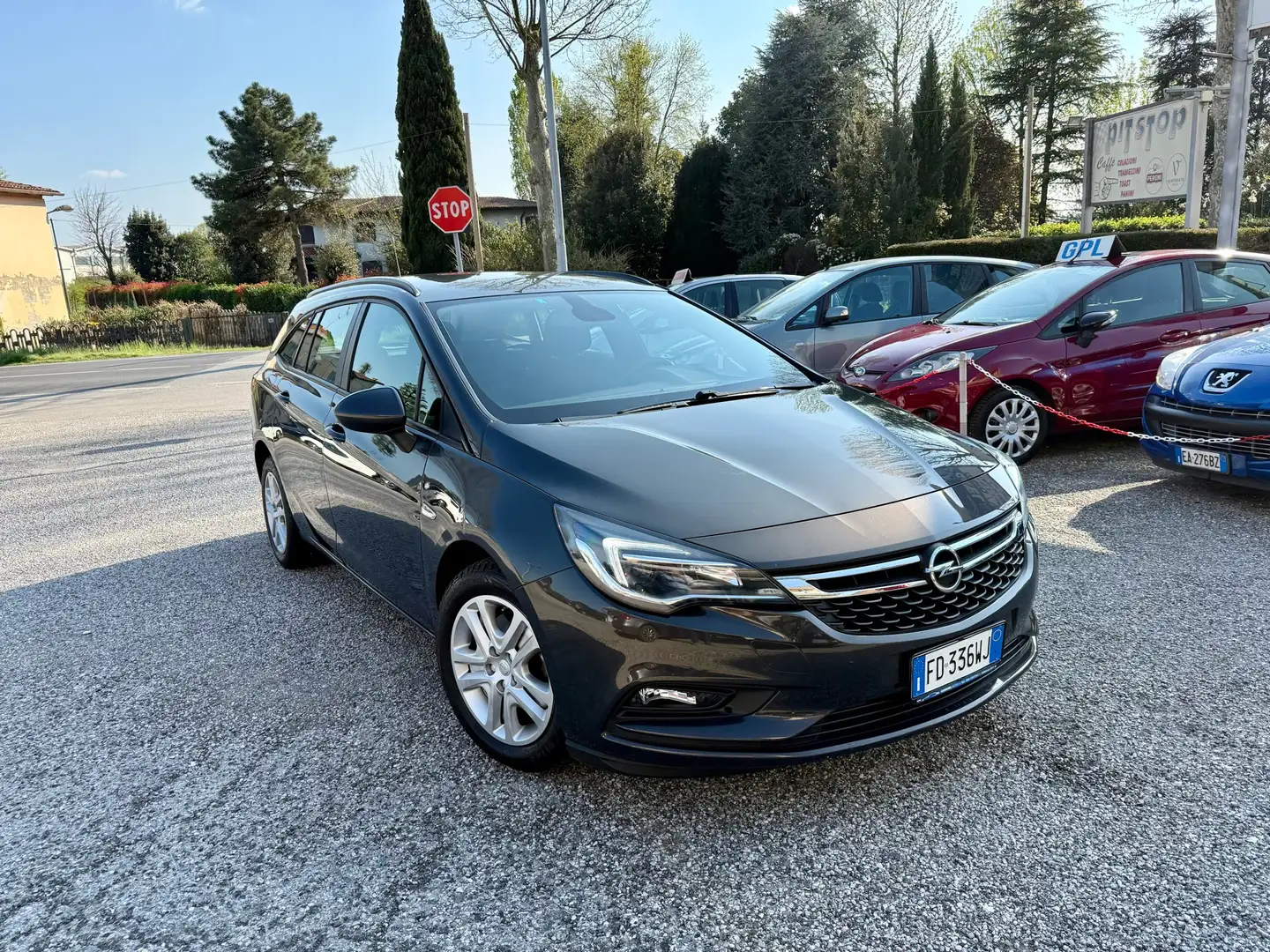 Opel Astra Sports Tourer 1.6 cdti Elective s Ok NEOPATENTATI Gris - 1