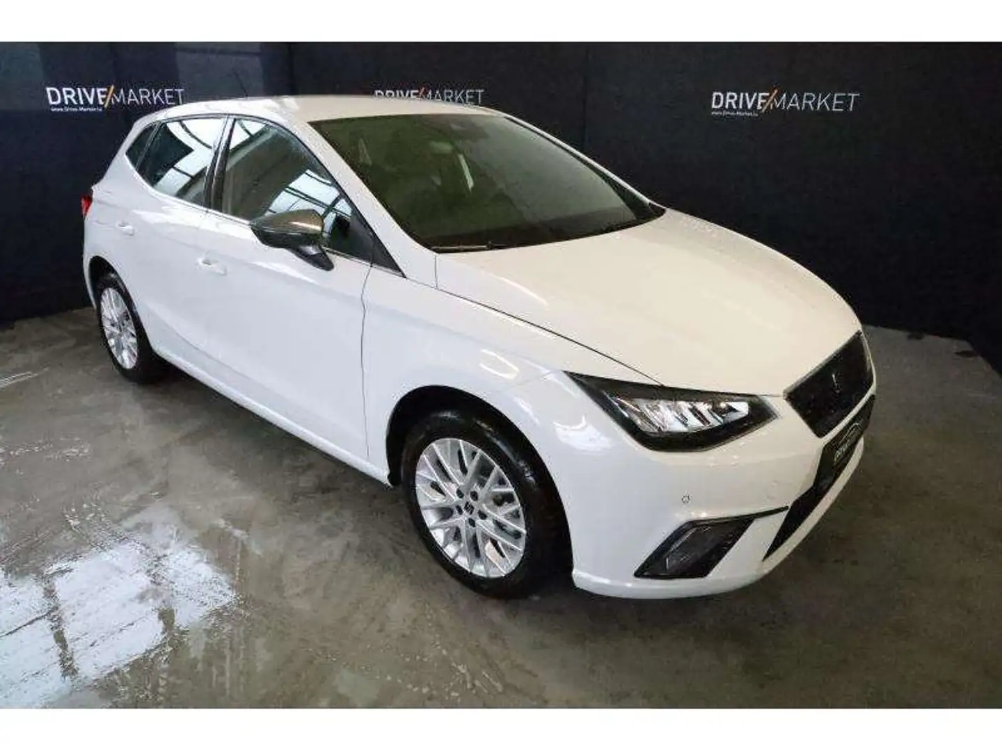 SEAT Ibiza Xcellence Blanc - 1