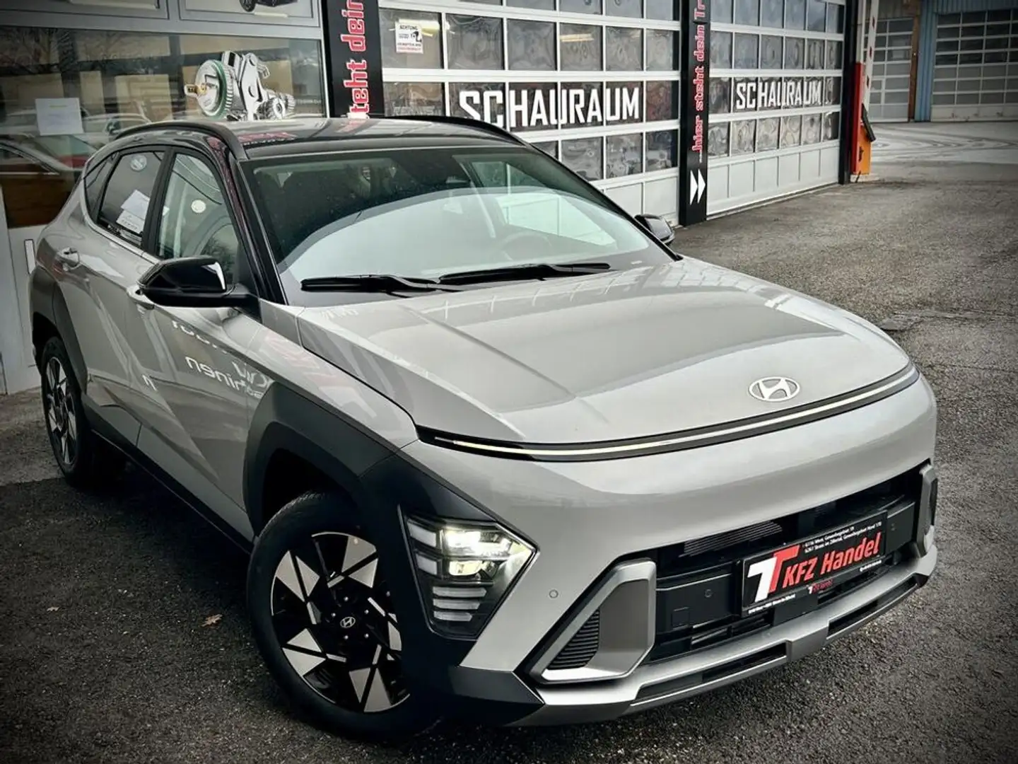 Hyundai KONA GO Plus Gris - 2