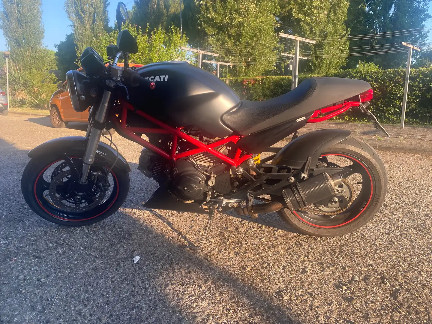 Ducati Monster 695 Nero - 1