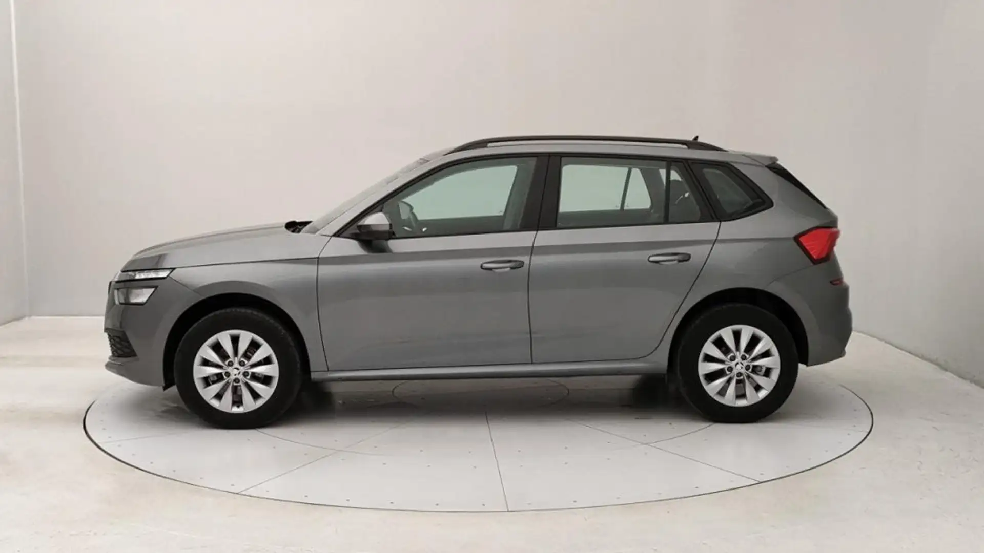 Skoda Kamiq 1.0 g-tec Ambition 90cv Gris - 2
