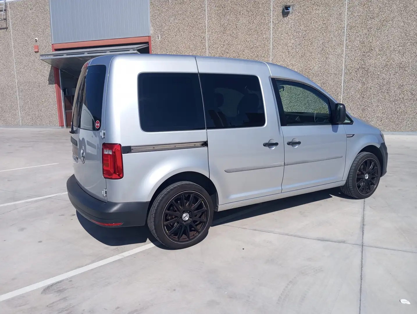 Volkswagen Caddy Caddy 2.0TDI Edition 75kW Edition Plateado - 2