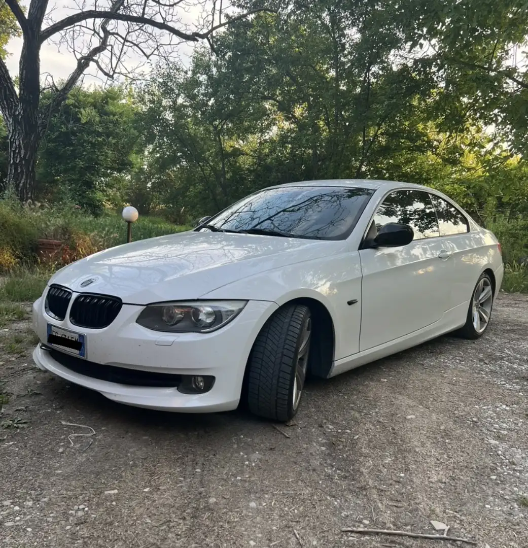 BMW 320 320d Coupe Attiva 184cv Bianco - 1