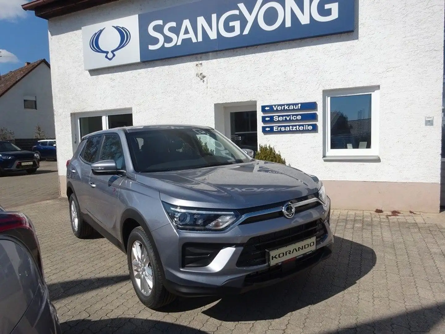KGM Korando 1.5 T-GDI Nomad*AT*NAVI*KAMERA* Grijs - 1