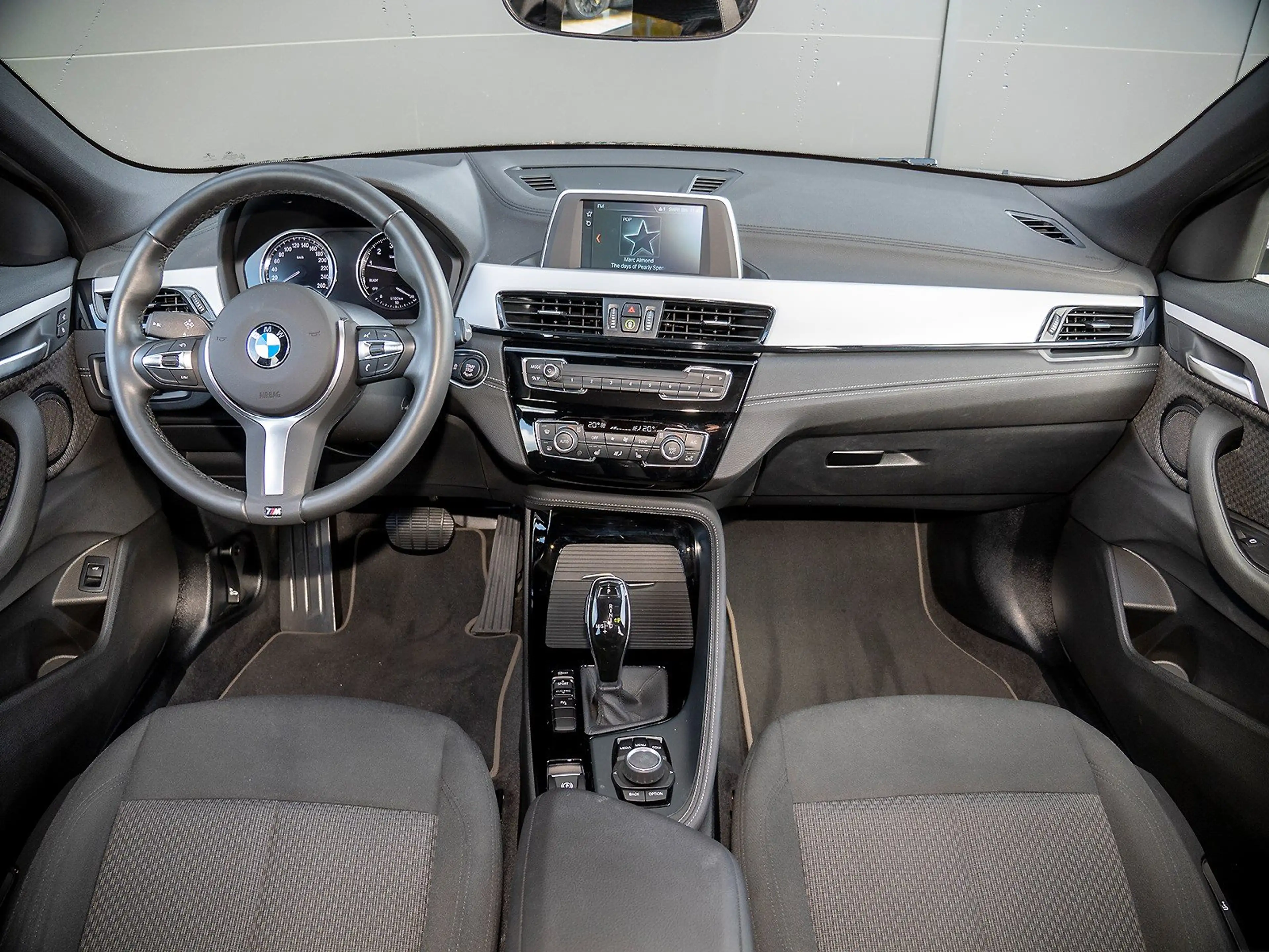 BMW X2 sDrive20d Advantage LED Cam Tempomat SH PDC — photo 5