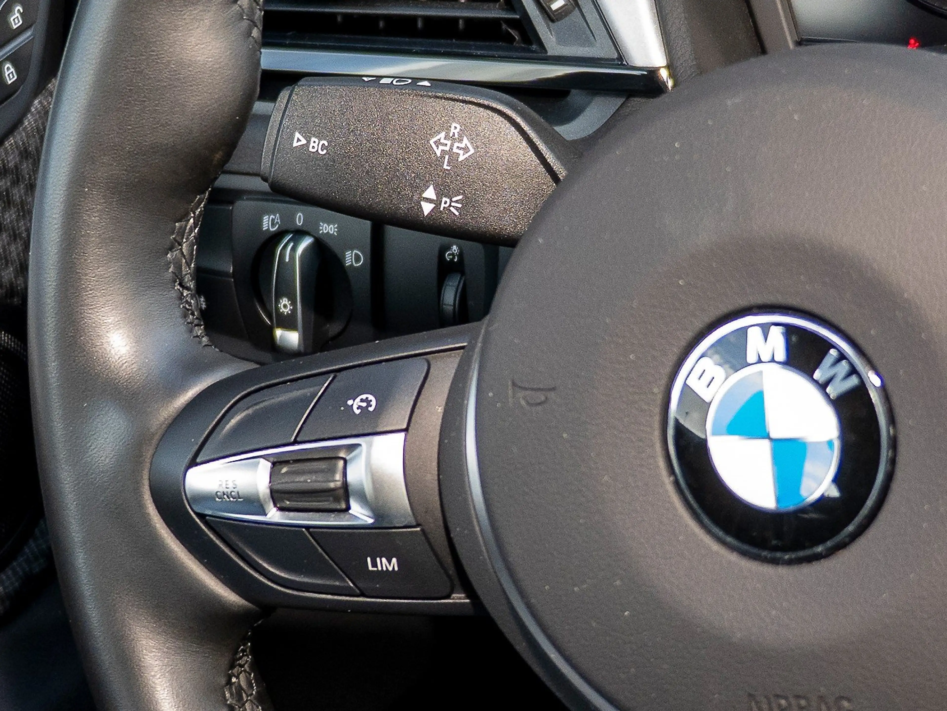 BMW X2 sDrive20d Advantage LED Cam Tempomat SH PDC — photo 9