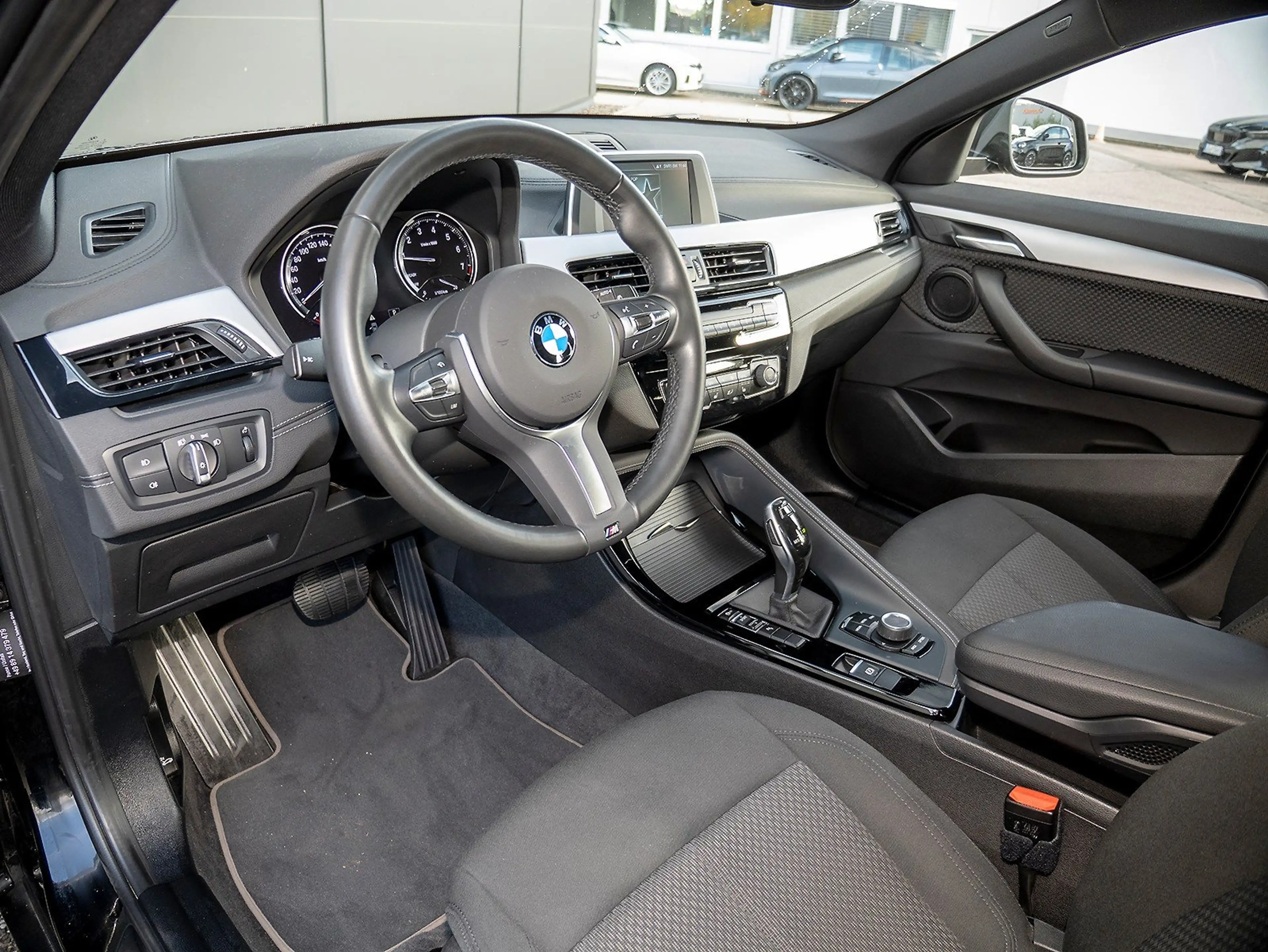 BMW X2 sDrive20d Advantage LED Cam Tempomat SH PDC — photo 3