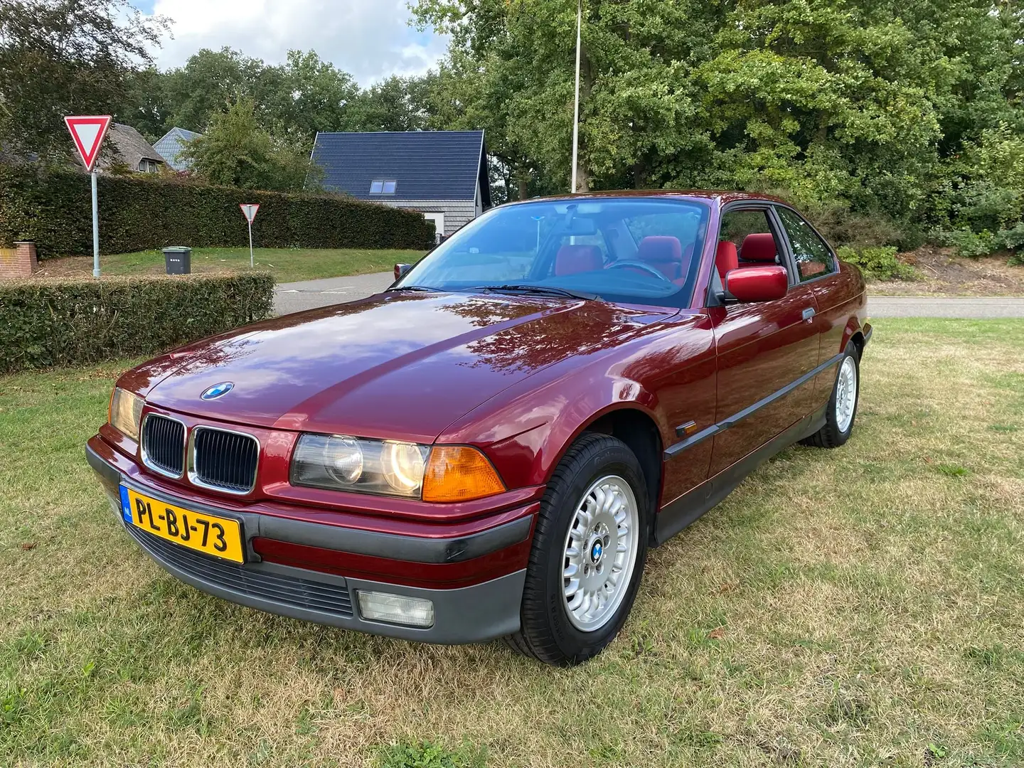 BMW 316 E36 3-Serie 316i Executive Rood - 1