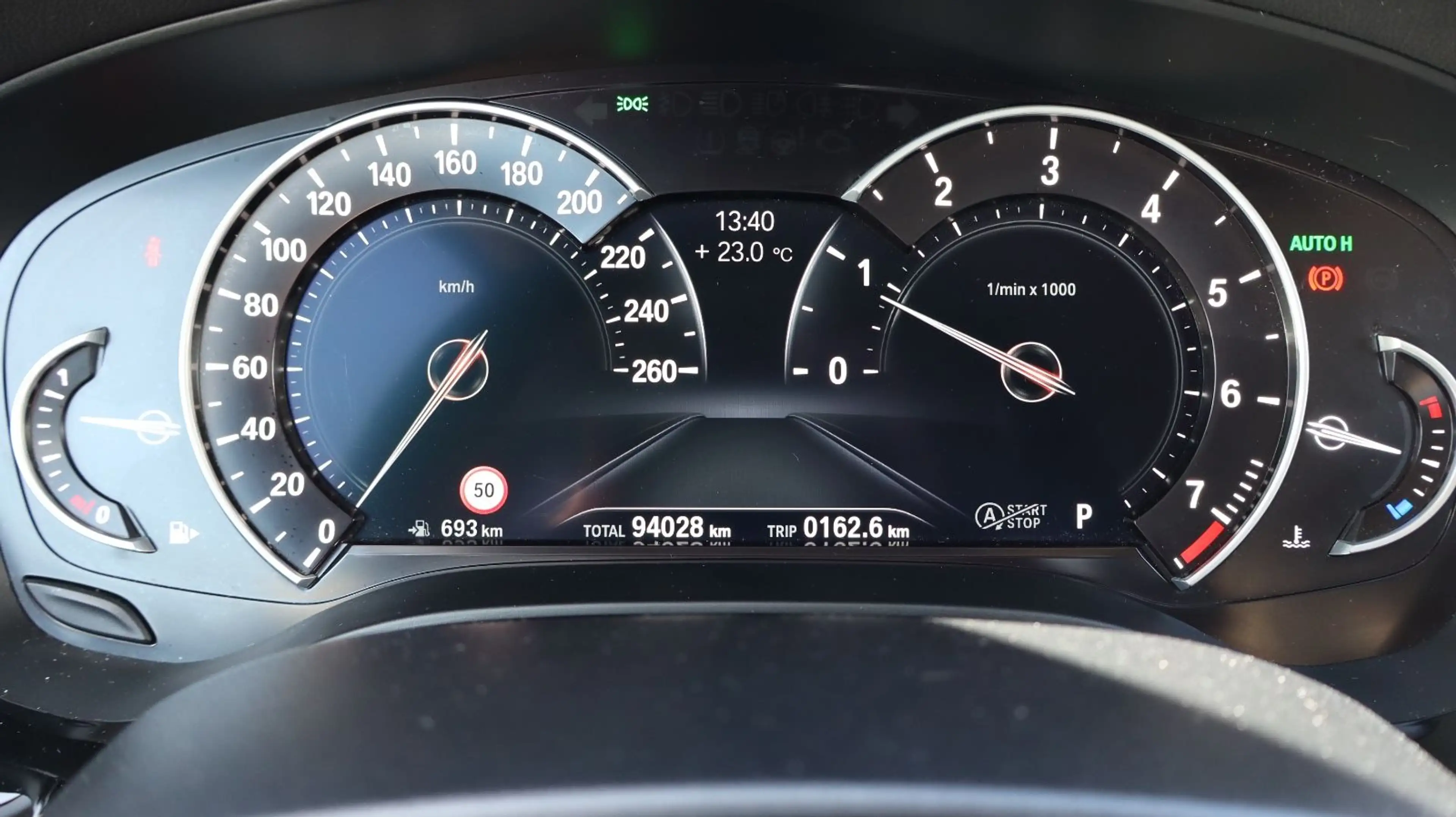 BMW 530 5 Limousine 530 i xDrive Luxury Line — photo 13