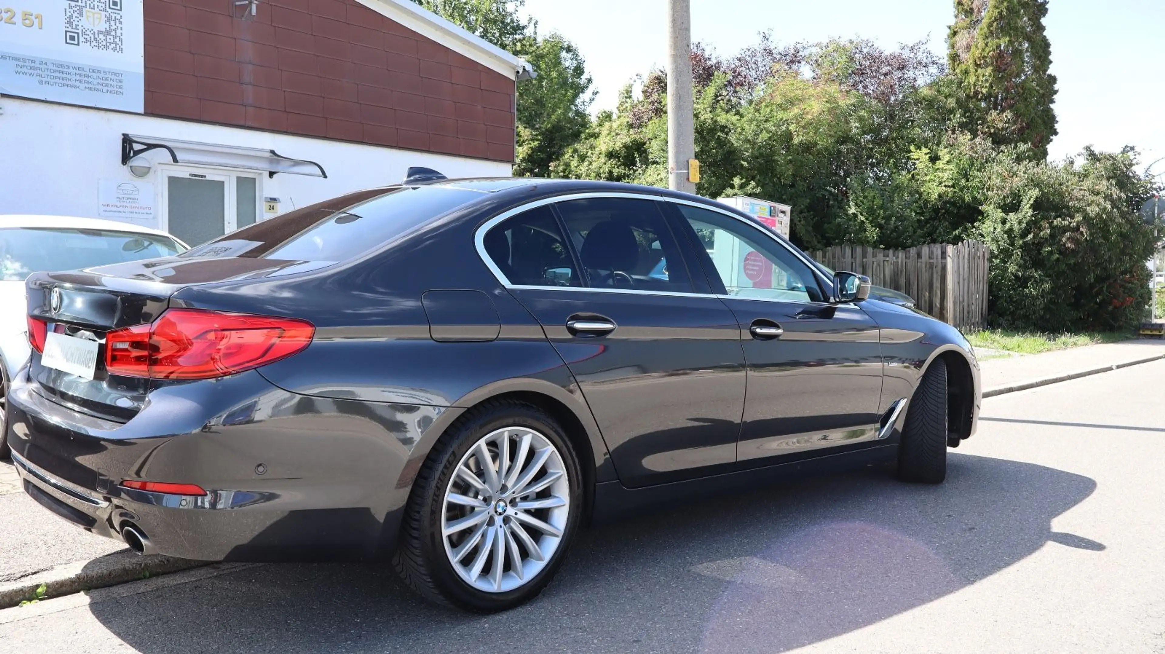 BMW 530 5 Limousine 530 i xDrive Luxury Line — photo 4