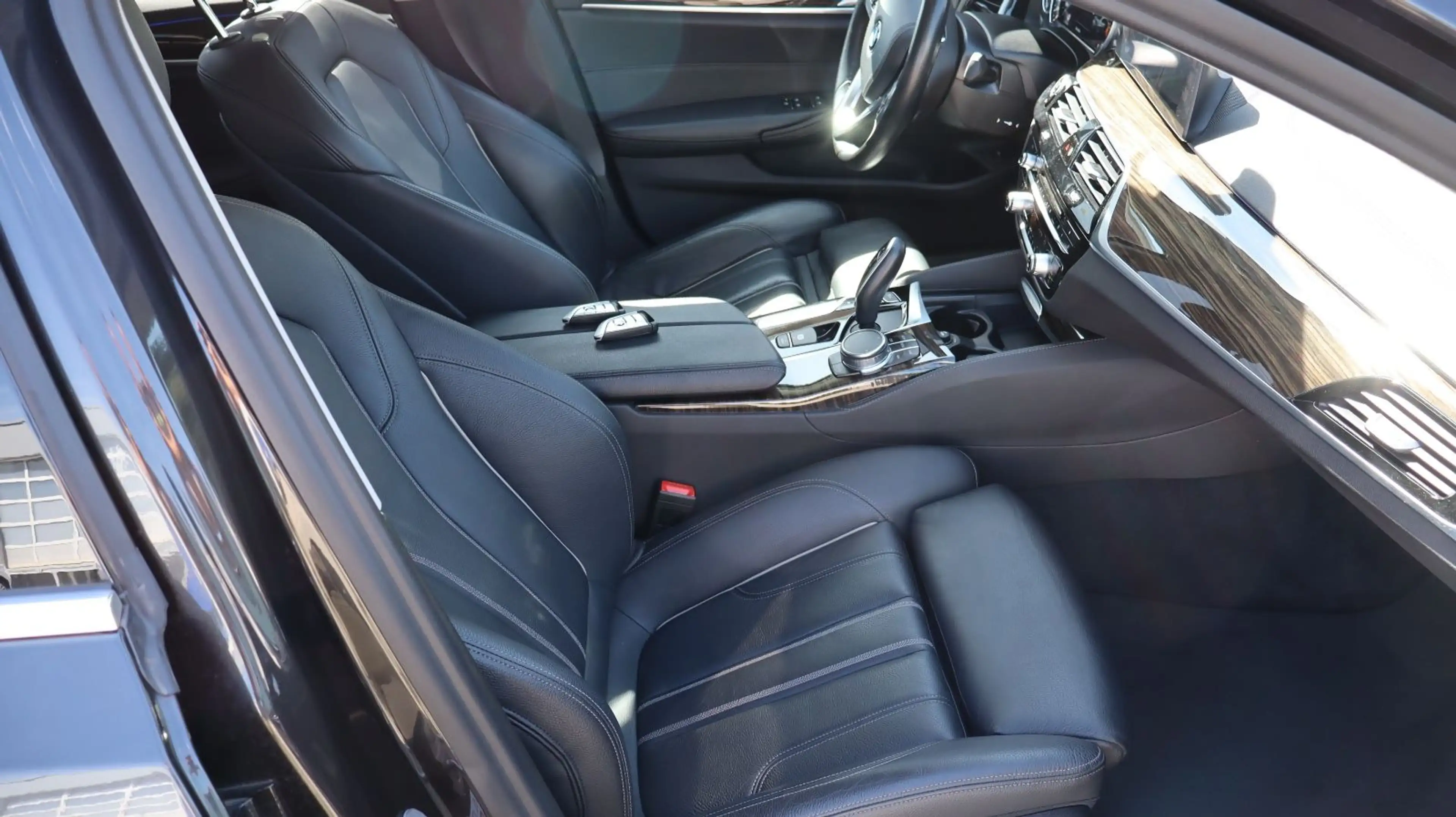 BMW 530 5 Limousine 530 i xDrive Luxury Line — photo 9