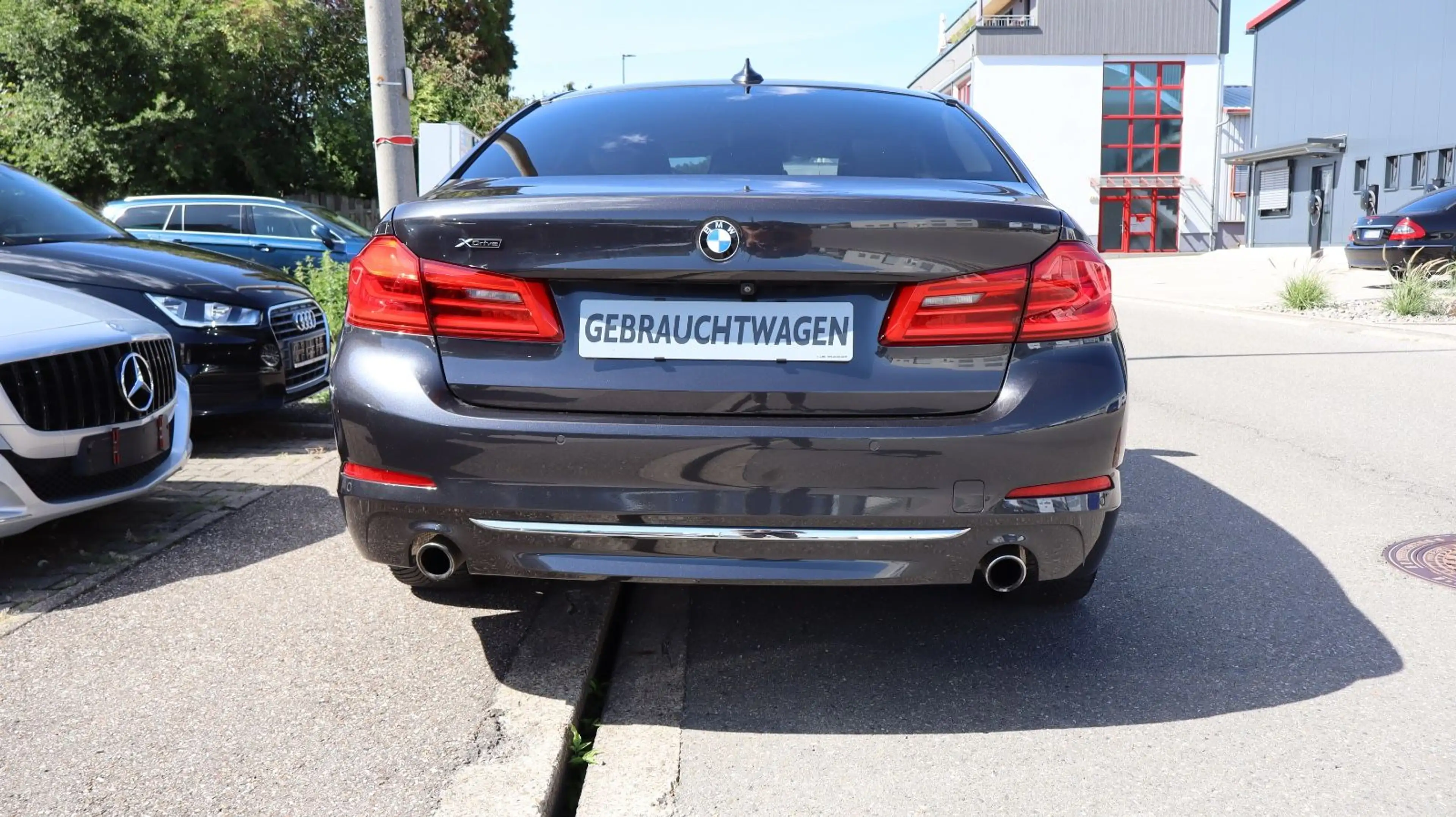 BMW 530 5 Limousine 530 i xDrive Luxury Line — photo 5