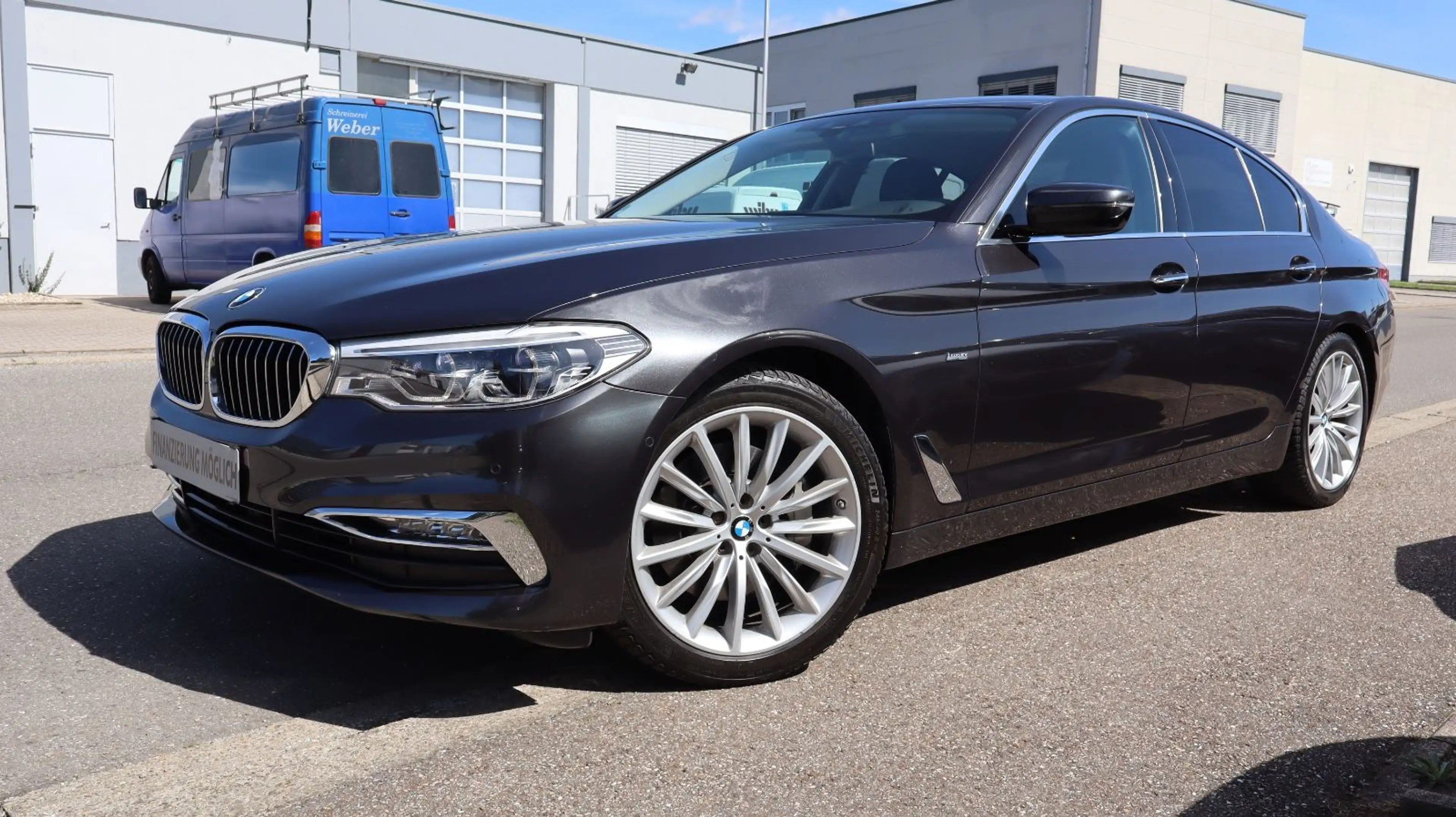 BMW 530 5 Limousine 530 i xDrive Luxury Line — photo 3